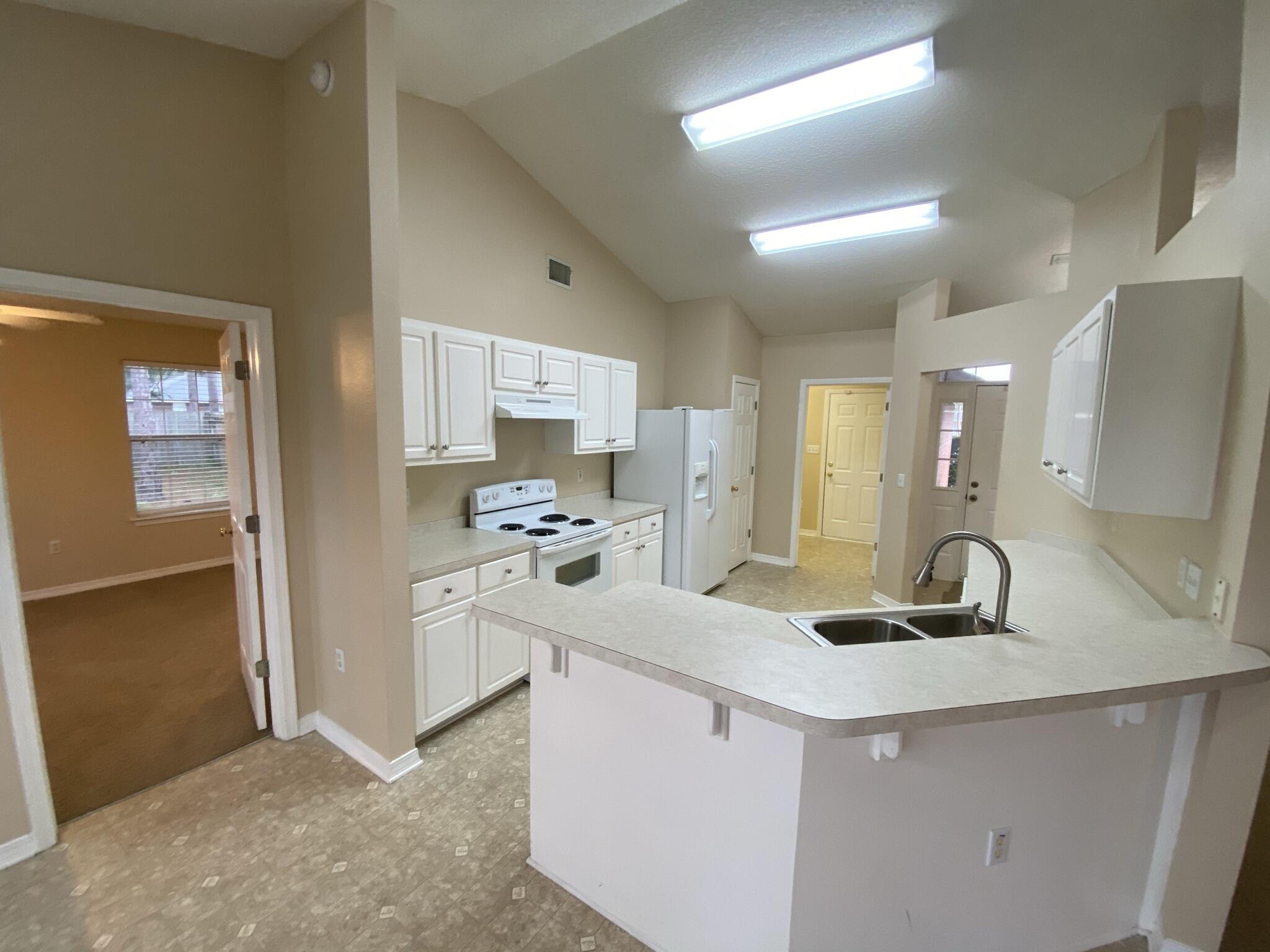 HAMPTON RIDGE ESTATES - Residential