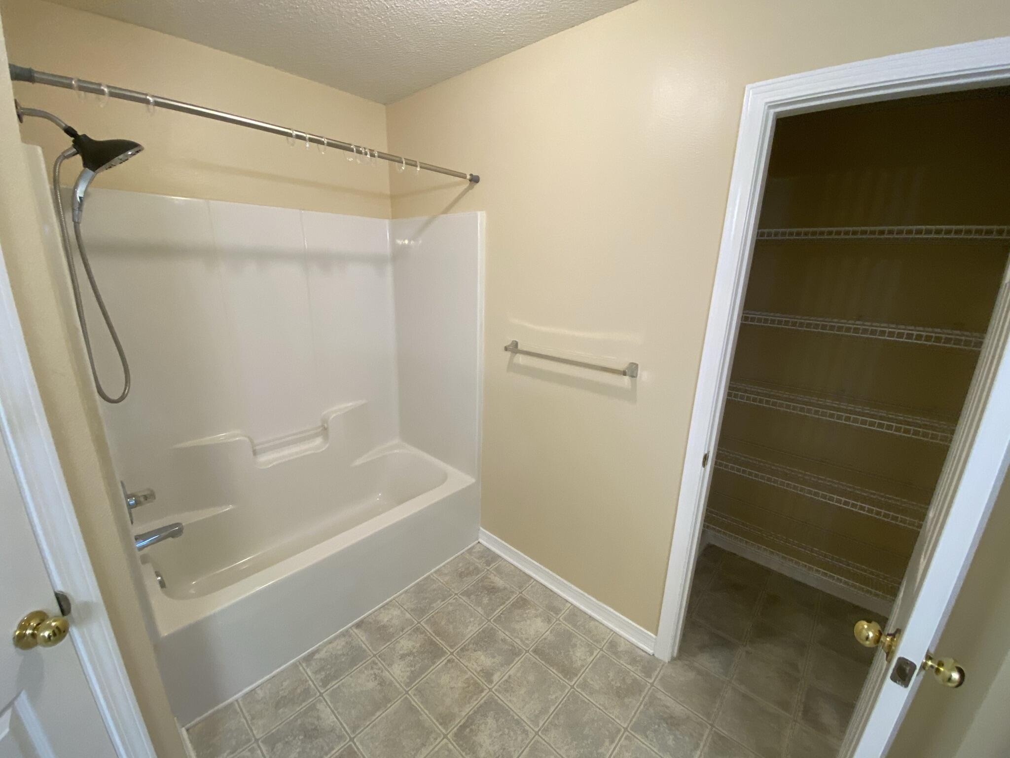 HAMPTON RIDGE ESTATES - Residential