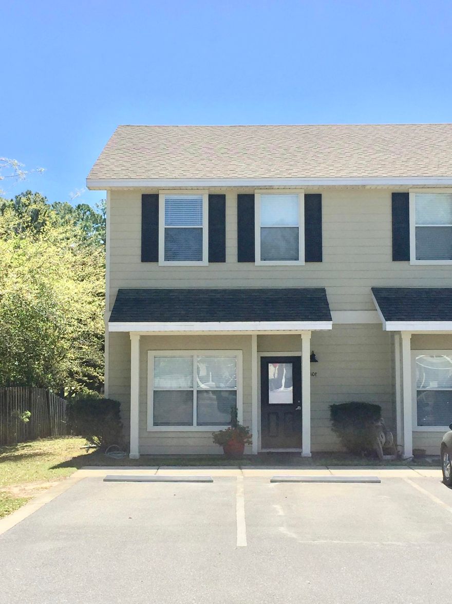 Come check out this meticulously cared for corner unit Townhome in the Palms of Freeport. The unit features granite counter tops, tall ceilings, solid wood custom cabinets, stainless appliances, 18 inch tile, travertine counters in bathrooms, New Orleans style paver entry ways, upgraded lighting package, wooden decks on the back of each unit, wooden vinyl blinds, plenty of storage, large bedrooms, and a spacious floor plan. Possibly own for less than renting. Call or message today for more details.