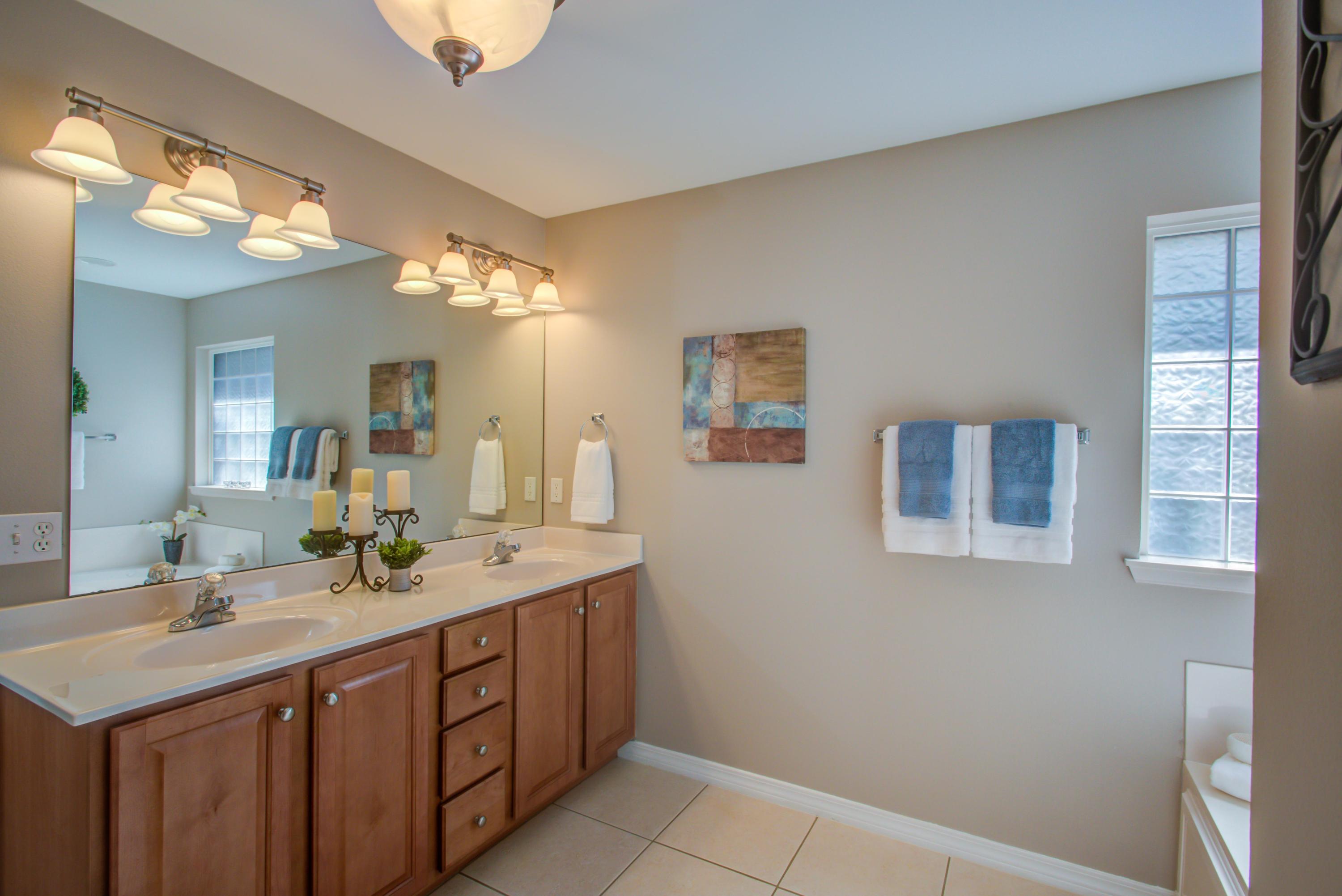 HELMS & ALLEN - Residential