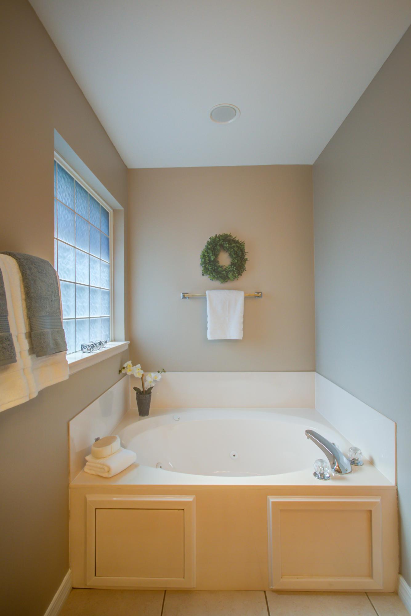 HELMS & ALLEN - Residential