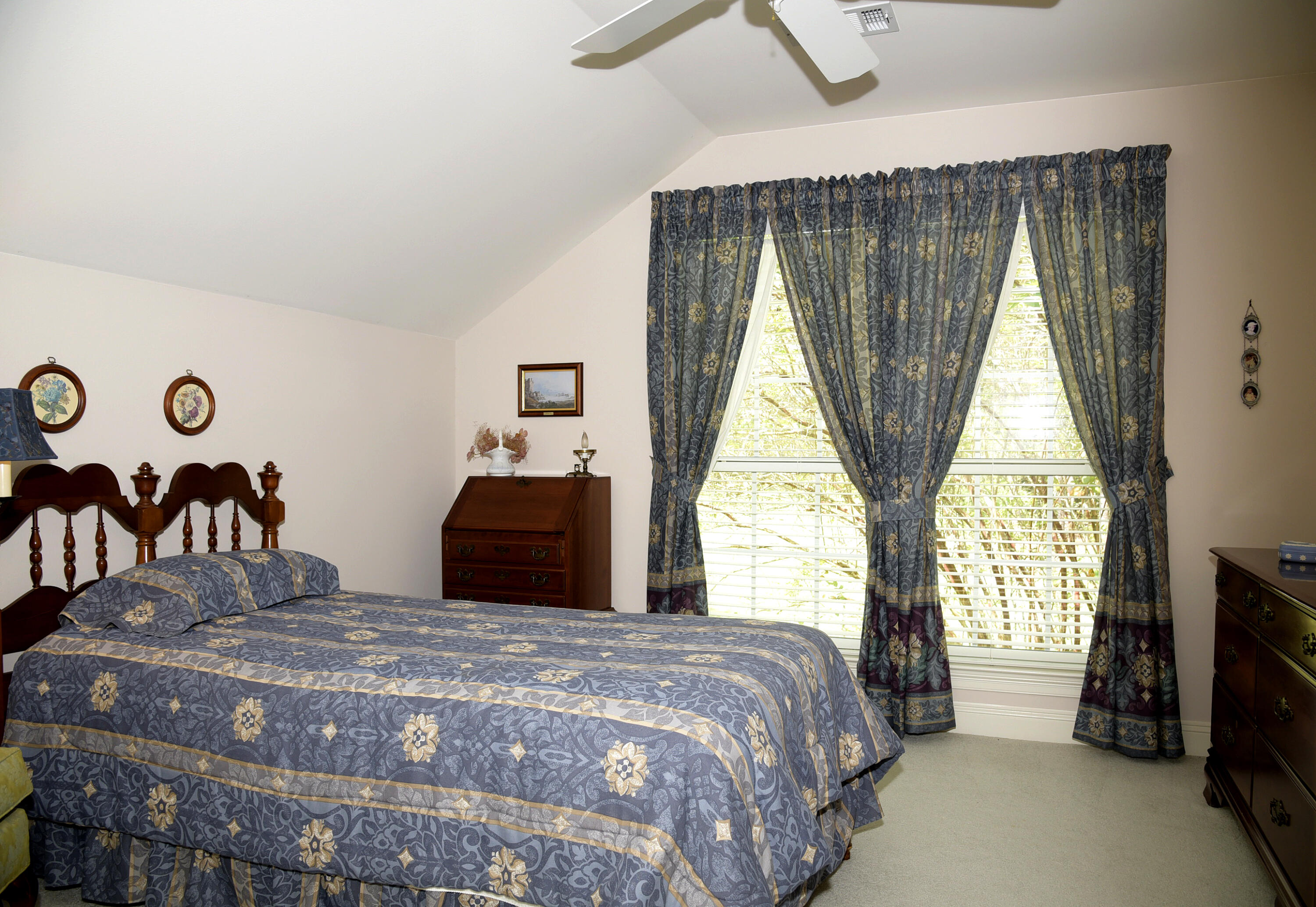 TURNBERRY PLACE - Residential