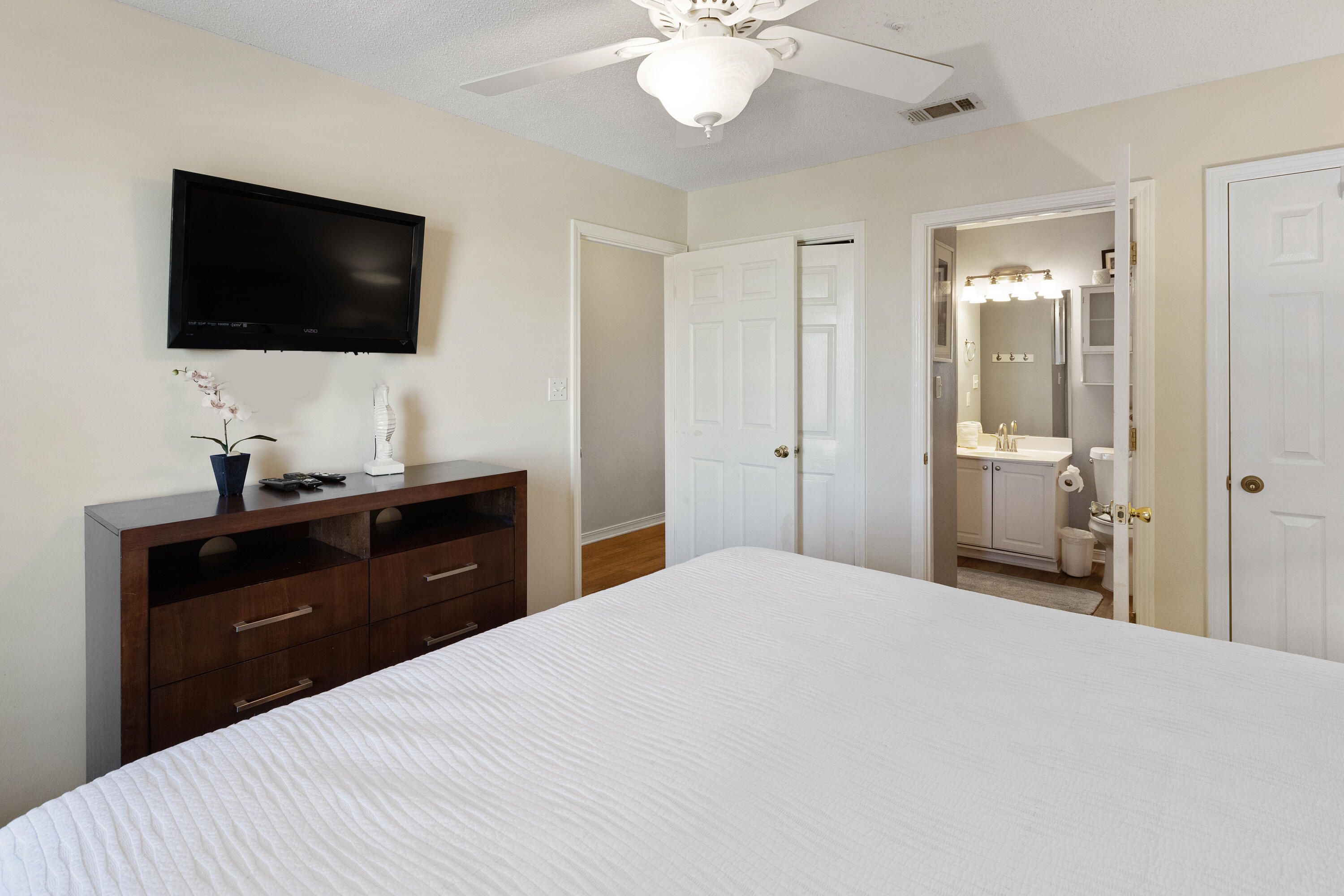 MARAVILLA CONDO 2 - Residential