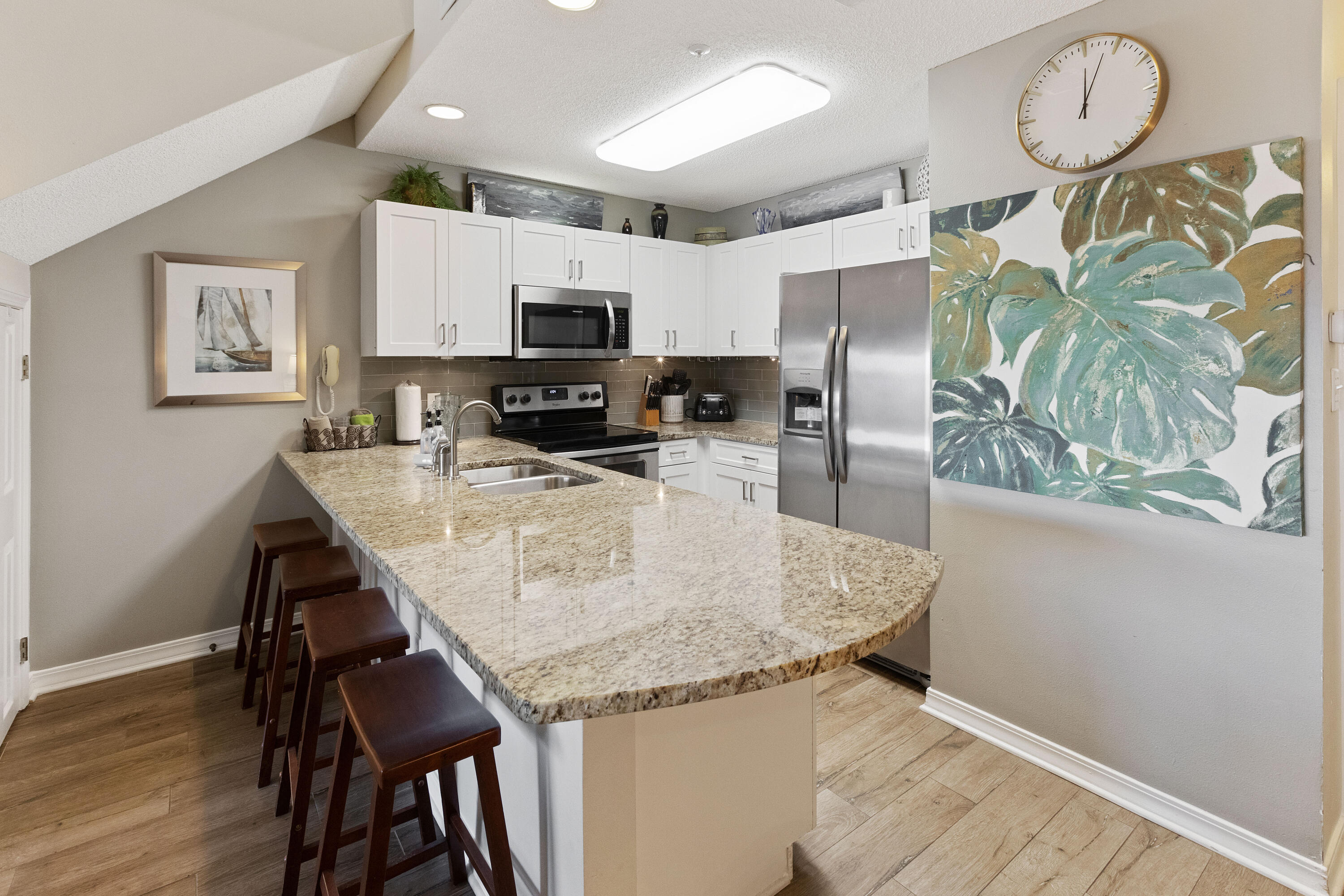 MARAVILLA CONDO 2 - Residential