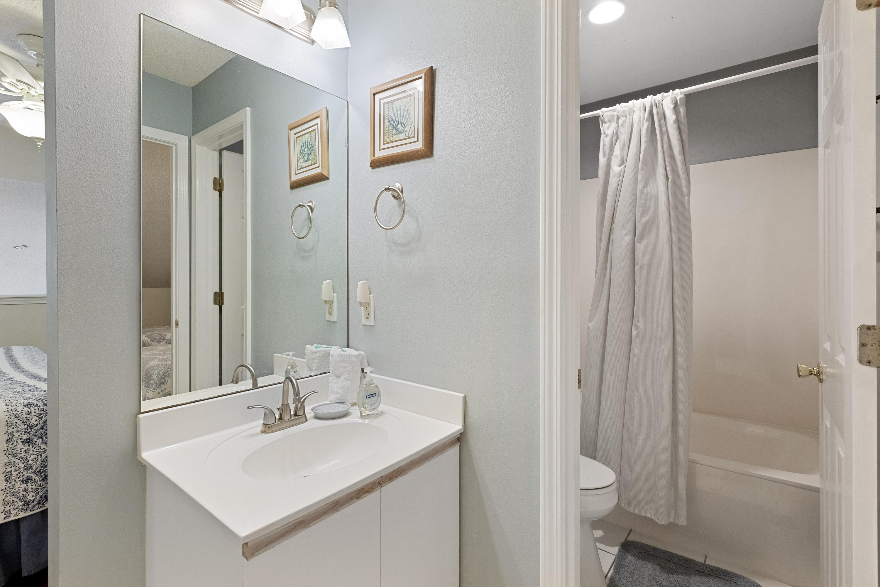 MARAVILLA CONDO 2 - Residential