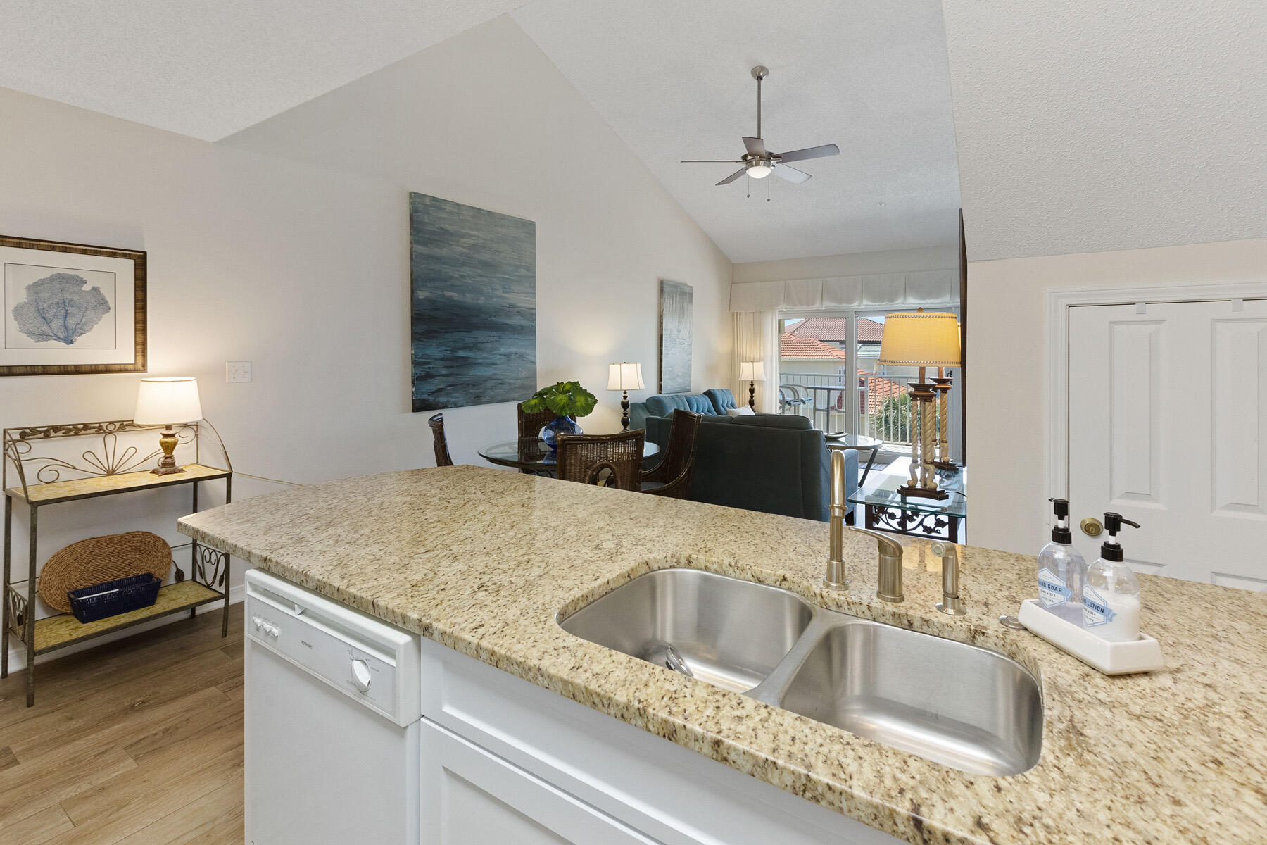 MARAVILLA CONDO 2 - Residential