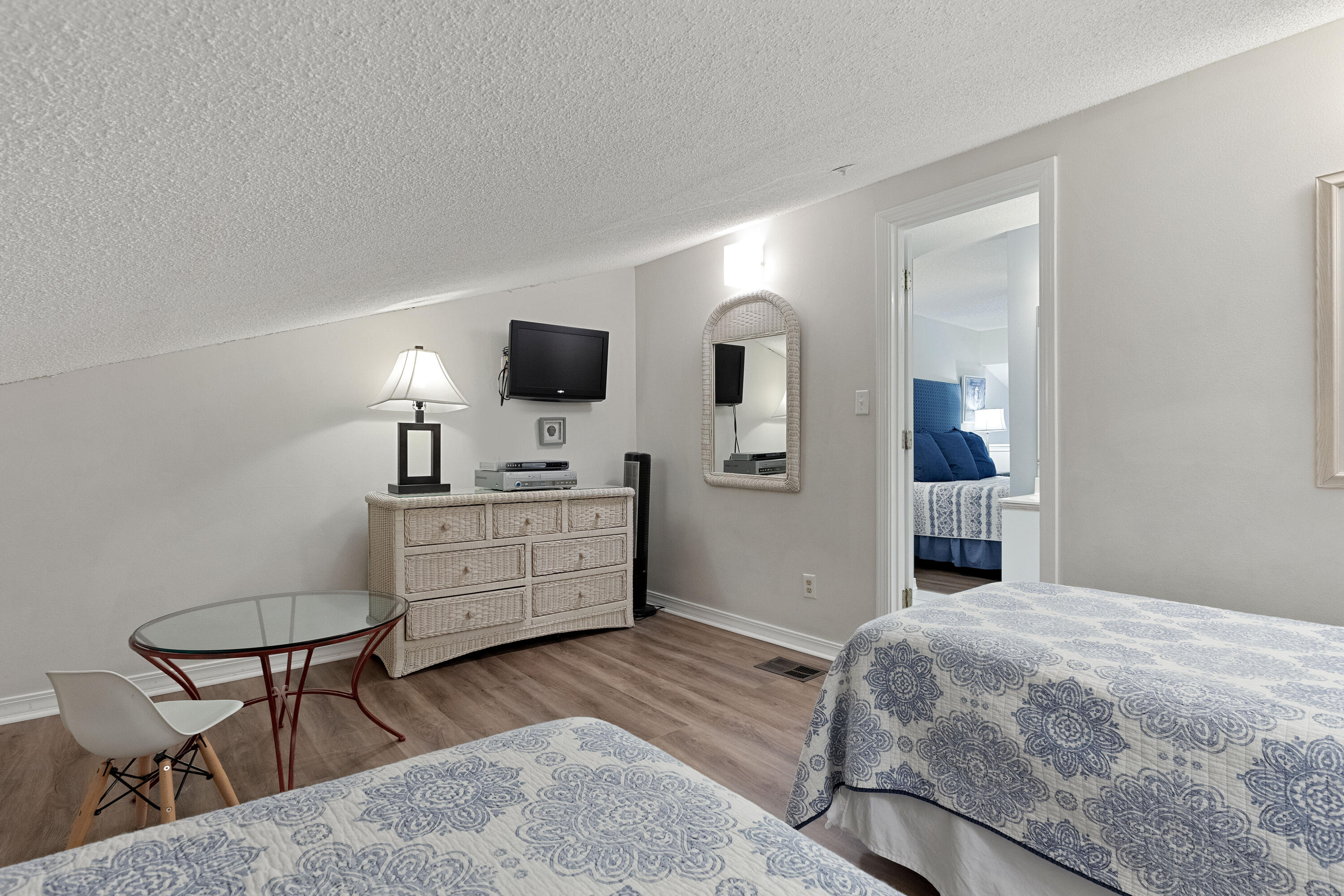 MARAVILLA CONDO 2 - Residential