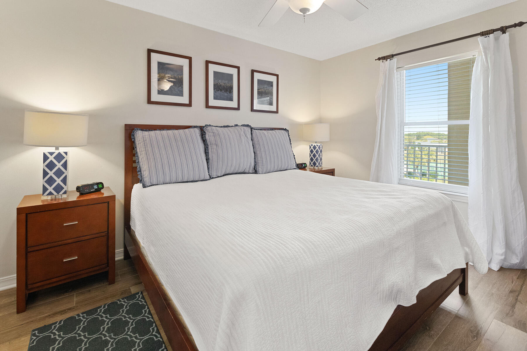 MARAVILLA CONDO 2 - Residential