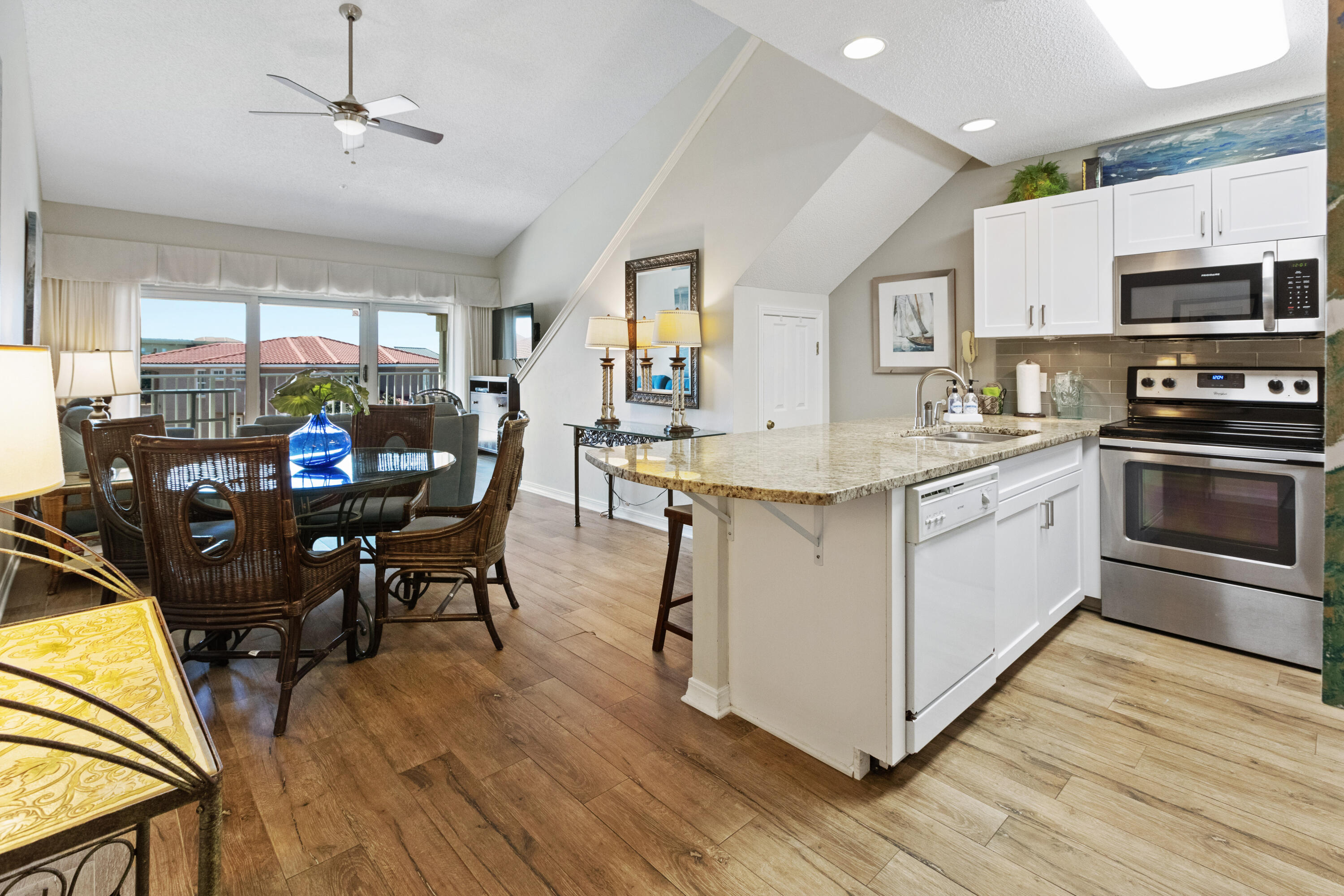 MARAVILLA CONDO 2 - Residential