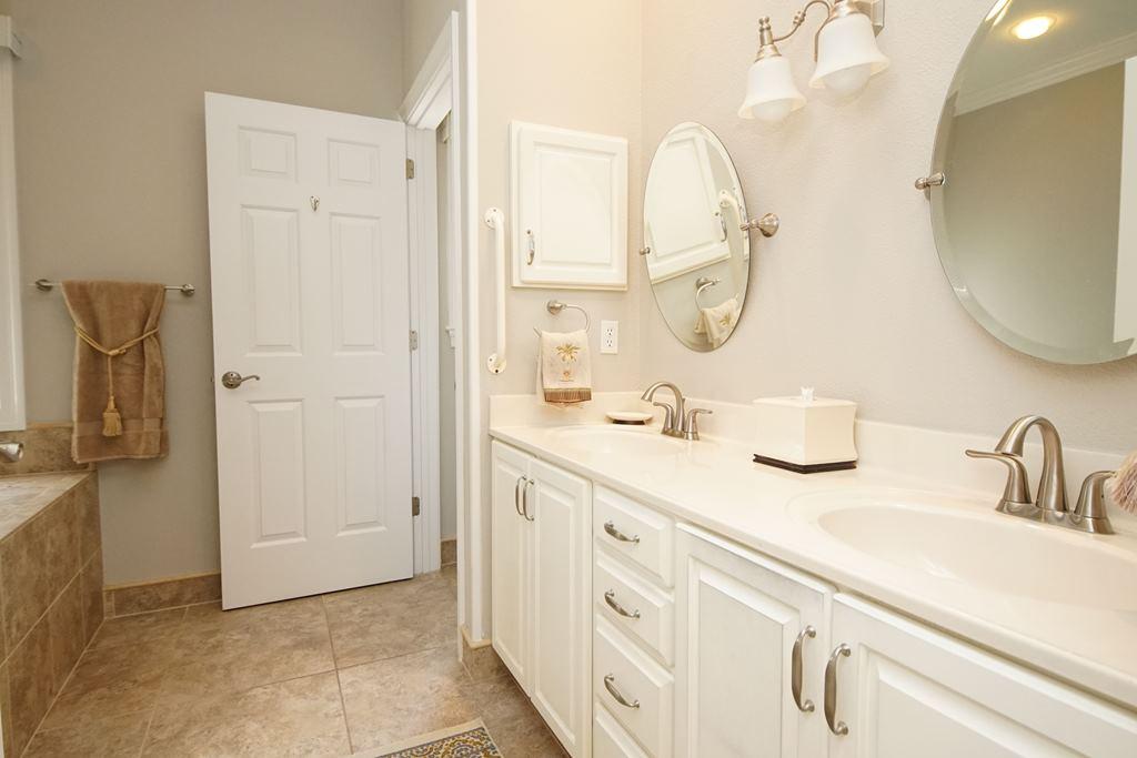 OAKMONT PLACE - Residential