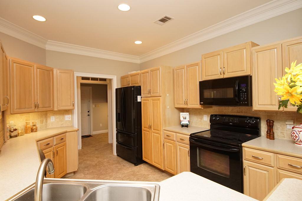 OAKMONT PLACE - Residential