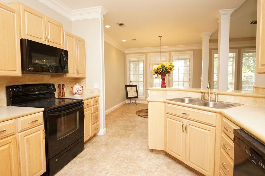 OAKMONT PLACE - Residential