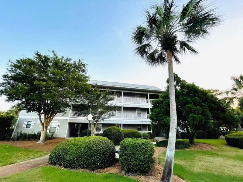 BEACHWOOD VILLAS CONDO - Residential