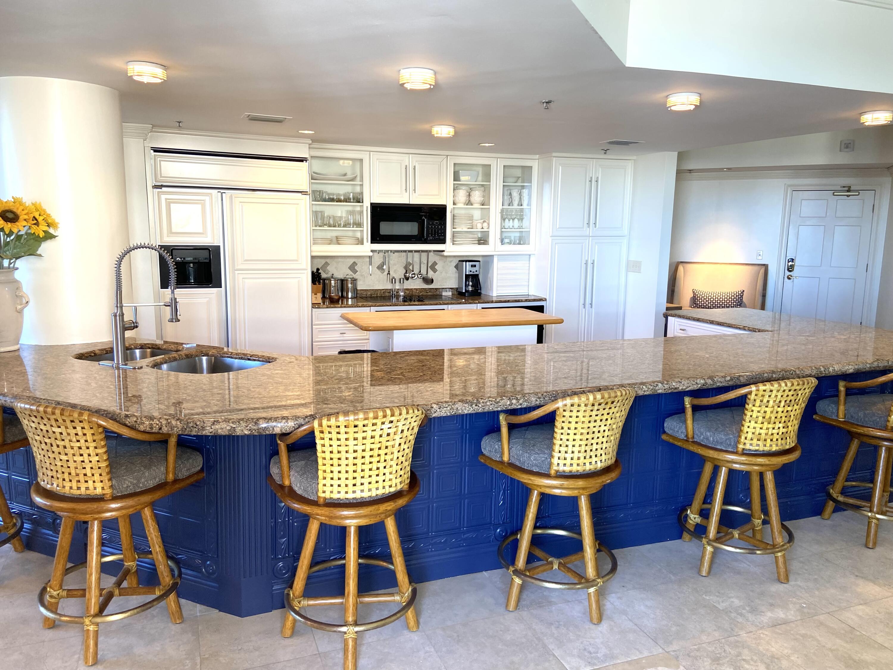 EAST PASS TOWERS CONDO PH 2 - Residential