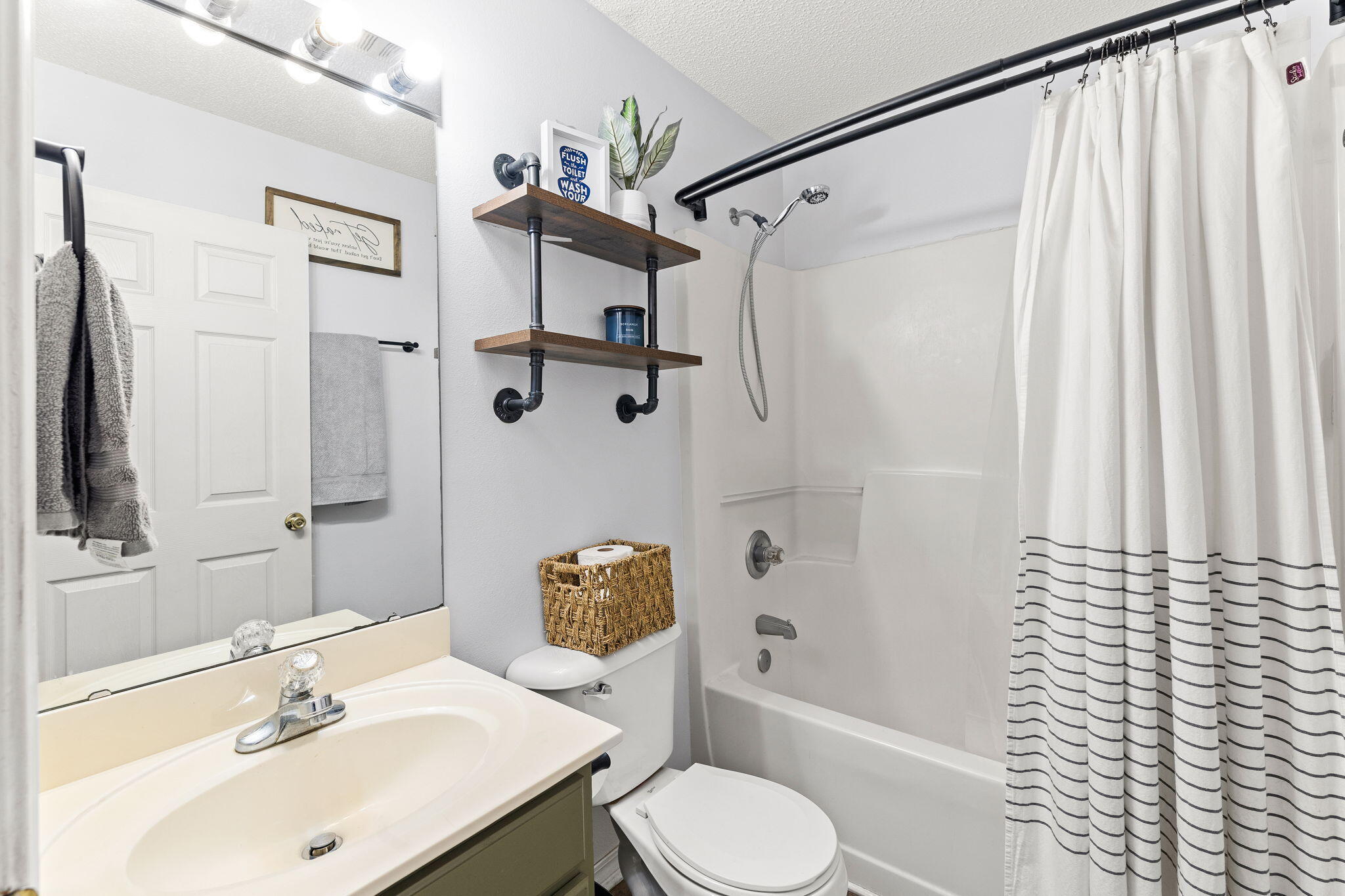 WINDING CREEK ESTATES PH 4 - Residential