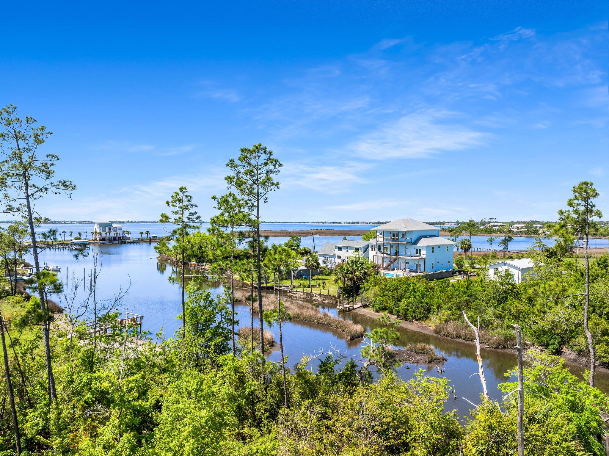 EAST BAY PARK - Land