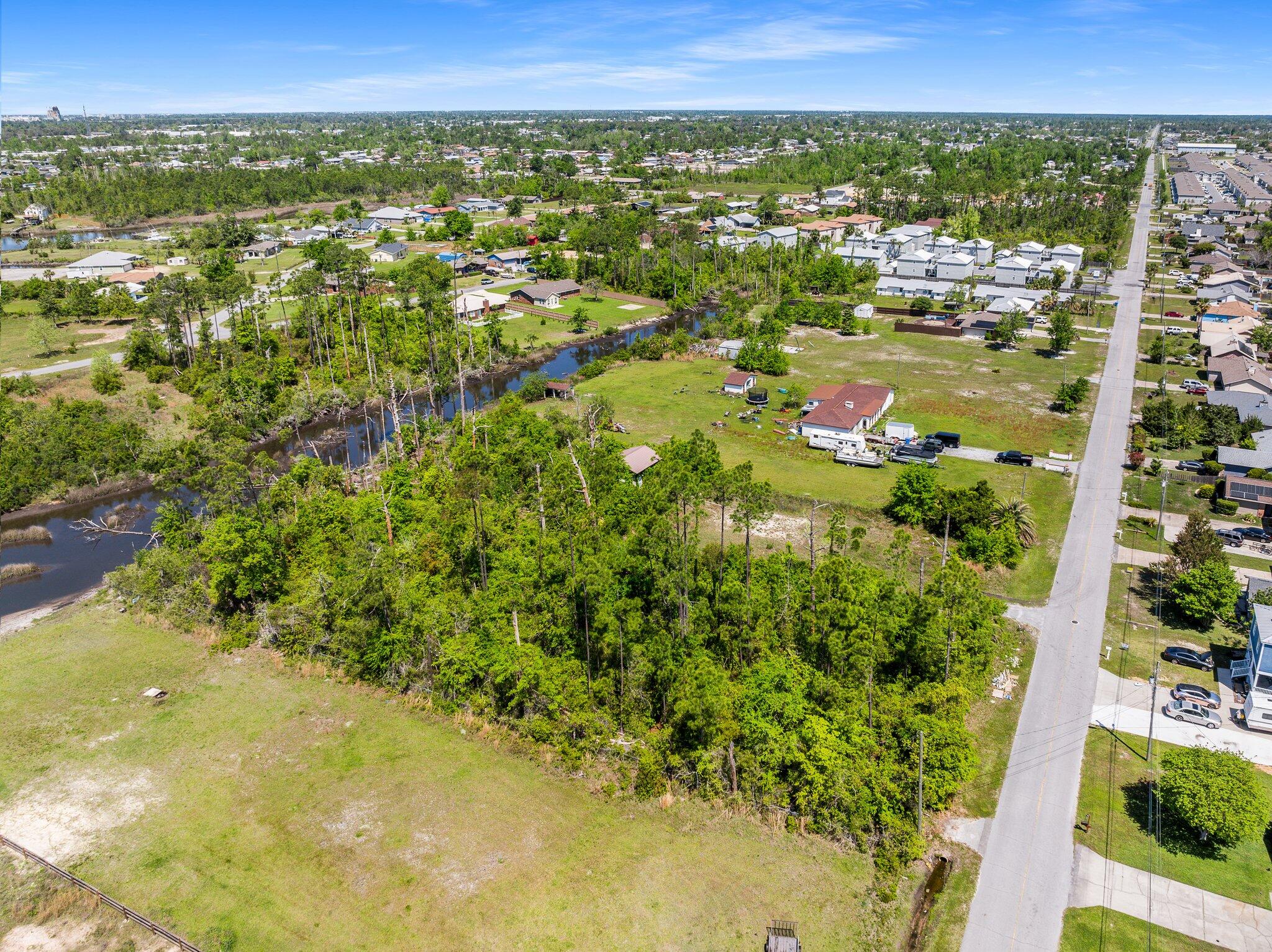 EAST BAY PARK - Land