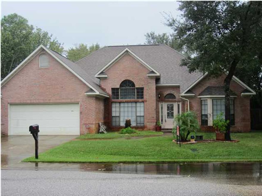 TAKING BACK UP OFFERS. PLEASE SHOW. BIG PRICE REDUCTION! Great price in wonderful neighborhood. Imaculate home in Destin! Walk into an ''open'' concept with tall ceilings. Front door and side lights have been upgraded. Spacious living/family room with fireplace. (Owner upgraded to ventless gas logs) The owner remodeled the kitchen with granite countertops, refaced cherry cabinets, stainless steele appliances and new fixtures. The breakfast nook overlooks the beautiful landscaped fenced yard with a door leading to the the paver brick patio. The owner added the half bath with travertine floors, pedestal sink and a door opening to the back yard. Also, there is a sealed doggie door that could easily be added back without much trouble. Split plan allows privacy for family or