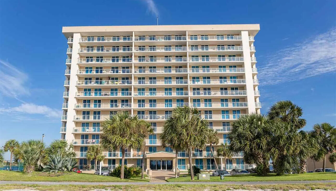 SABINE YACHT AND RACQUET CLUB - Residential