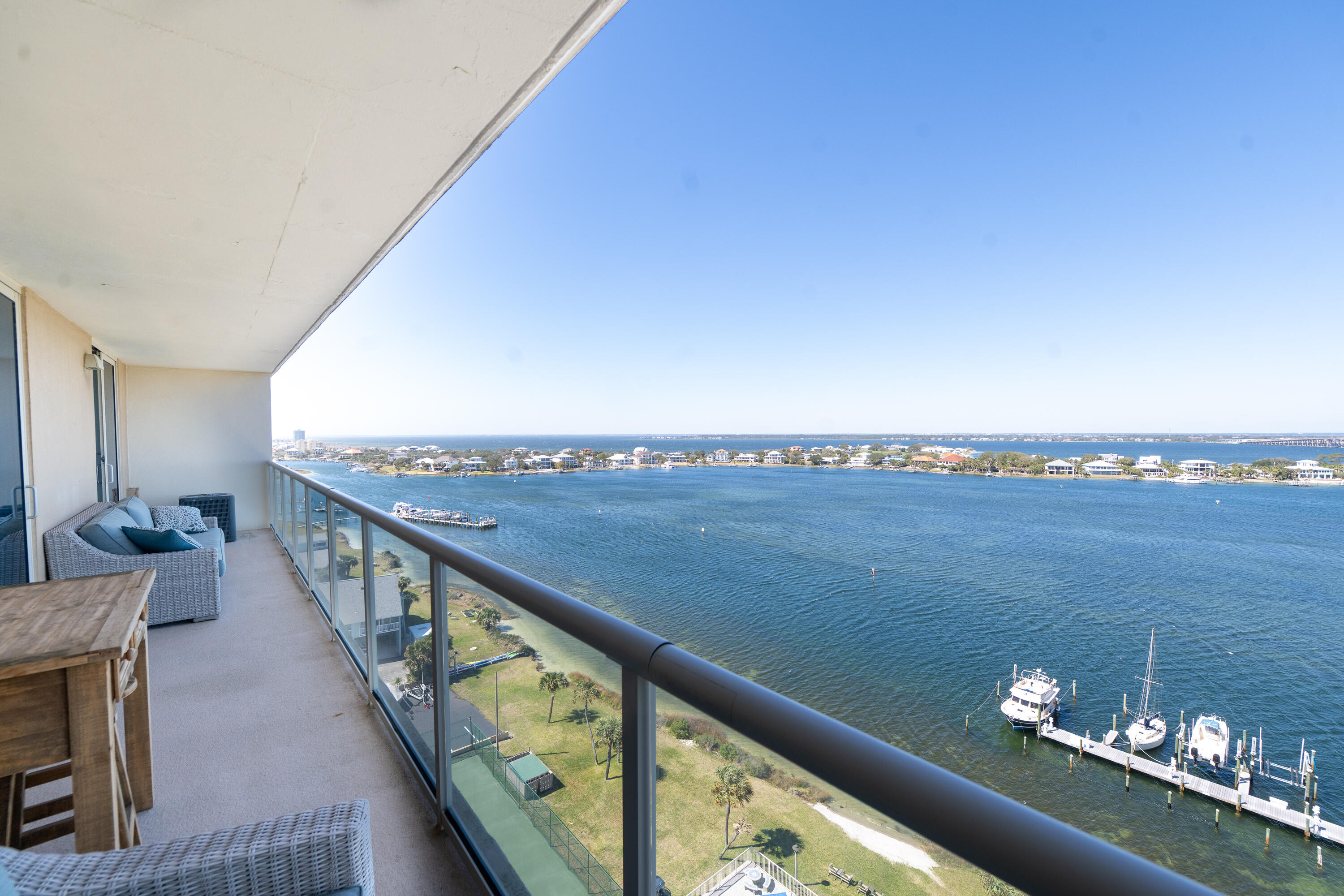 SABINE YACHT AND RACQUET CLUB - Residential