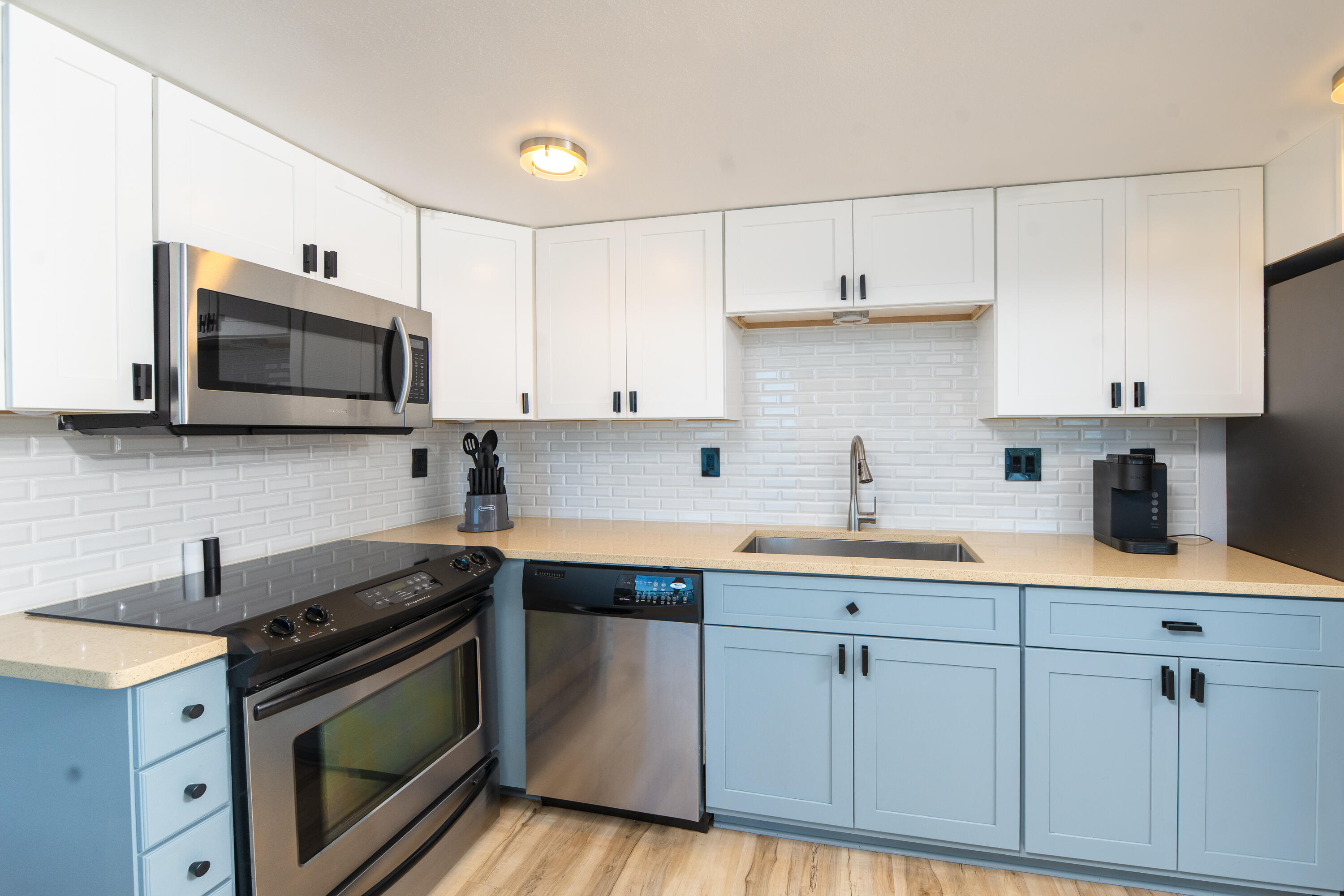 SABINE YACHT AND RACQUET CLUB - Residential