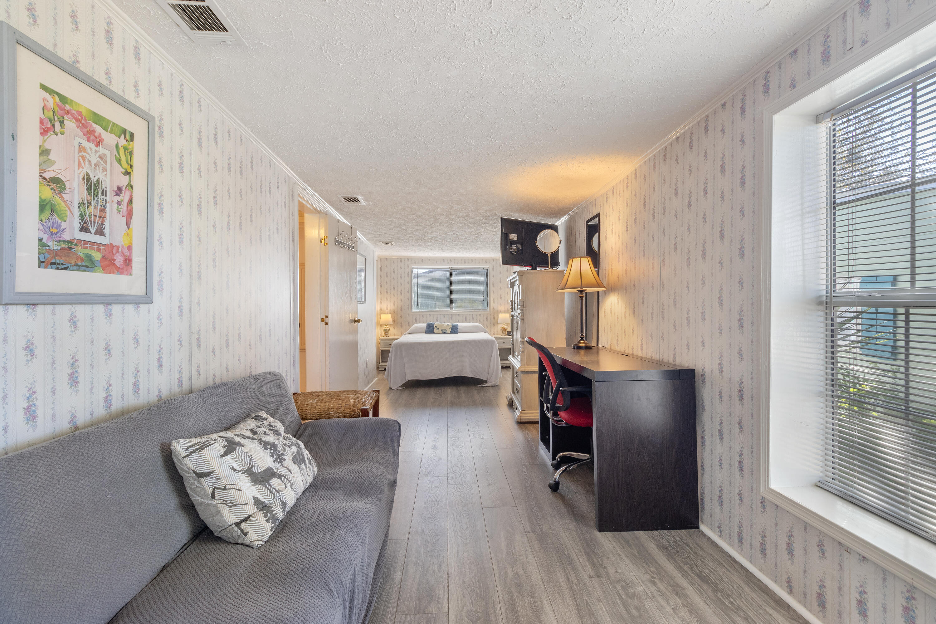 LAGUNA BEACH ESTATES 5TH ADDN - Residential