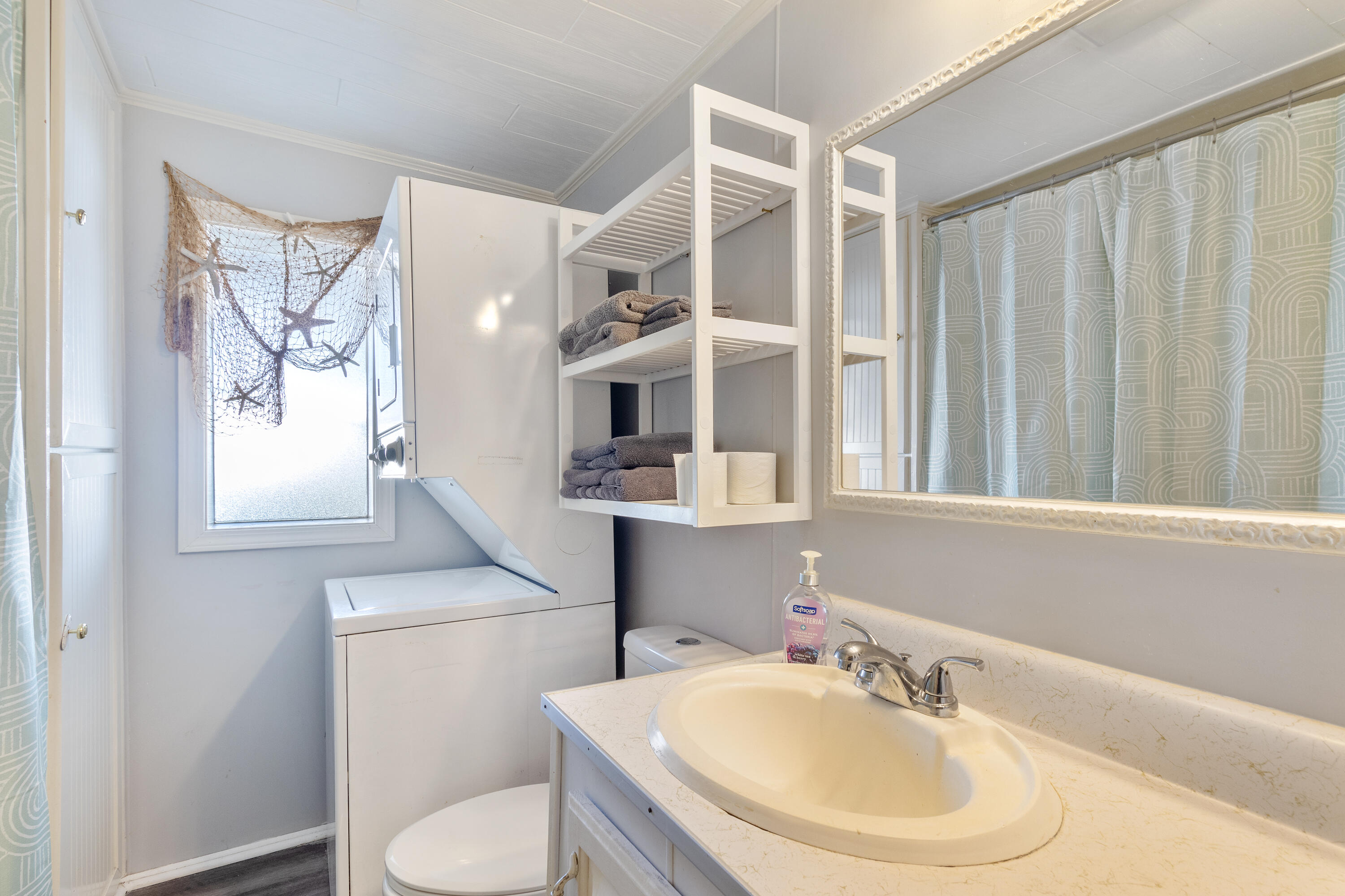 LAGUNA BEACH ESTATES 5TH ADDN - Residential