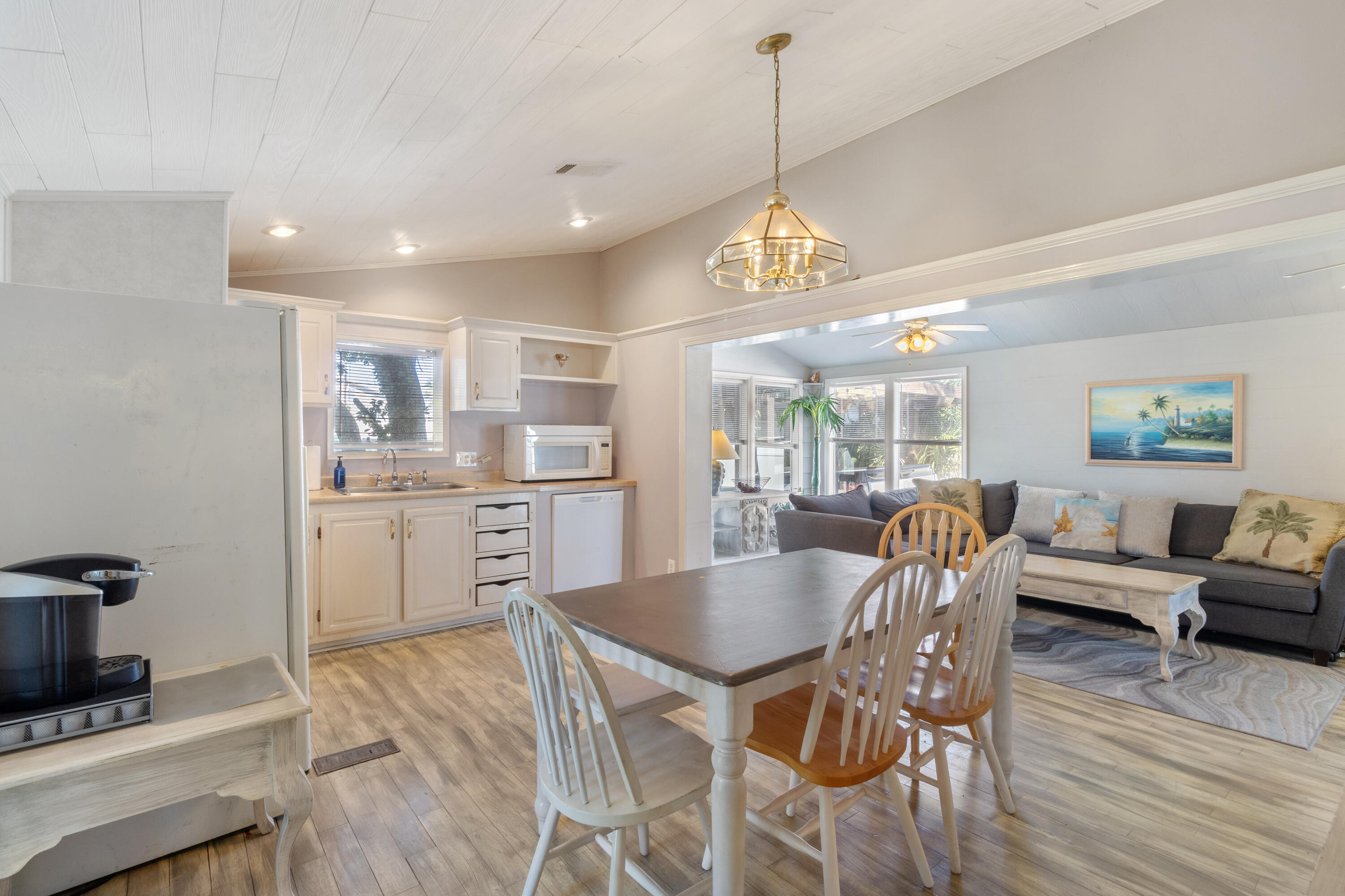 LAGUNA BEACH ESTATES 5TH ADDN - Residential