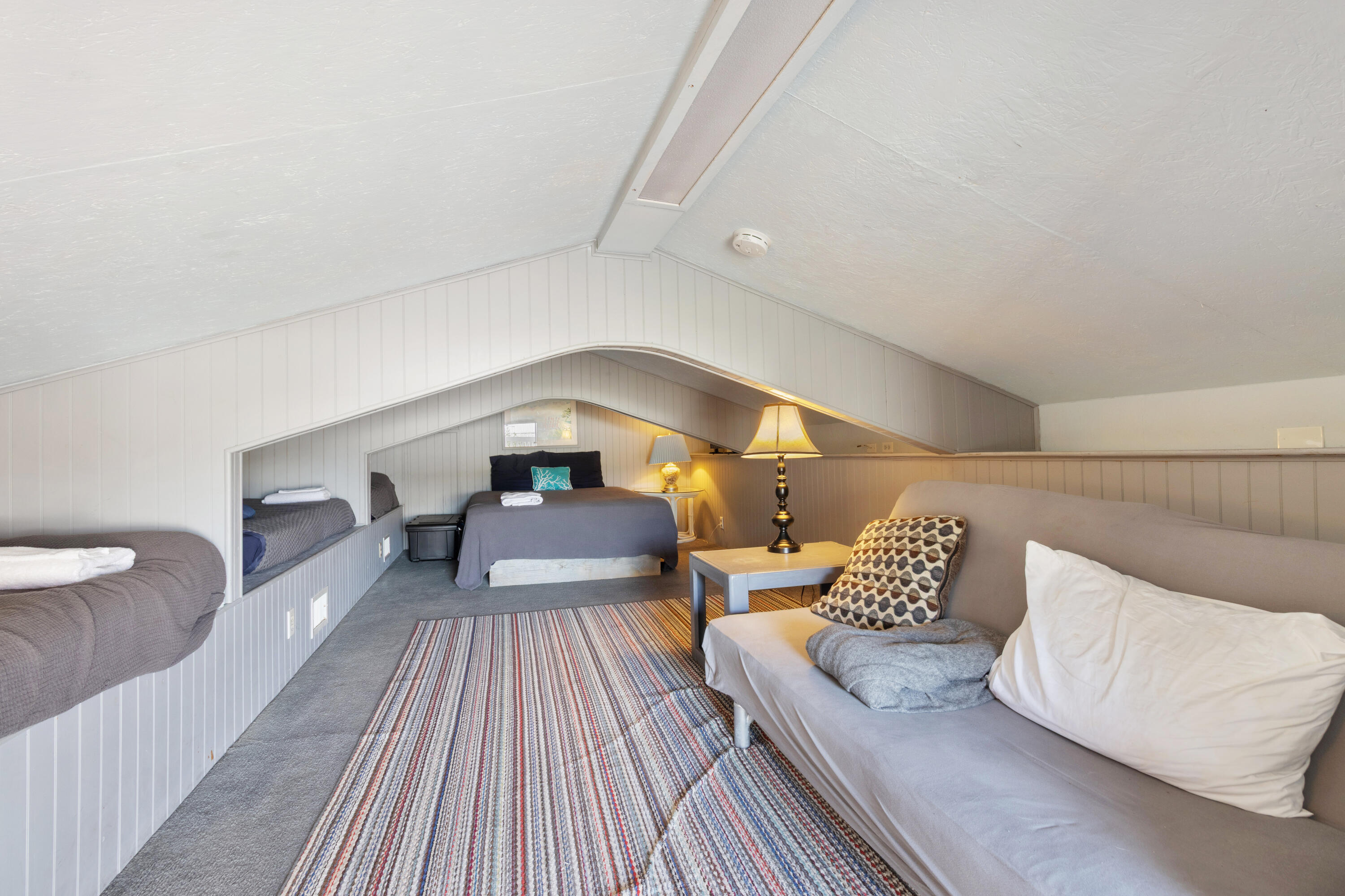 LAGUNA BEACH ESTATES 5TH ADDN - Residential