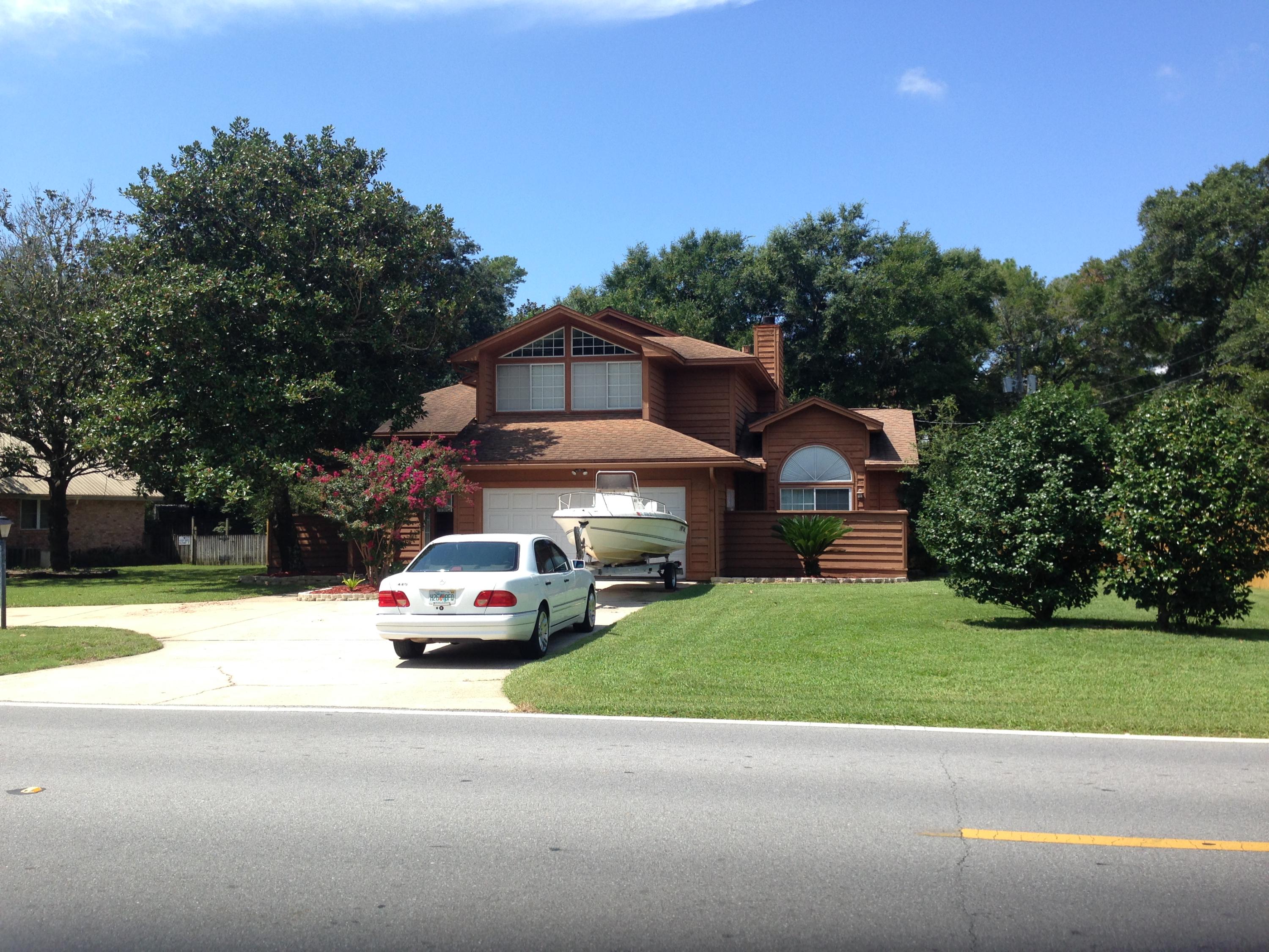 COUNTRY CLUB ESTATES - Residential