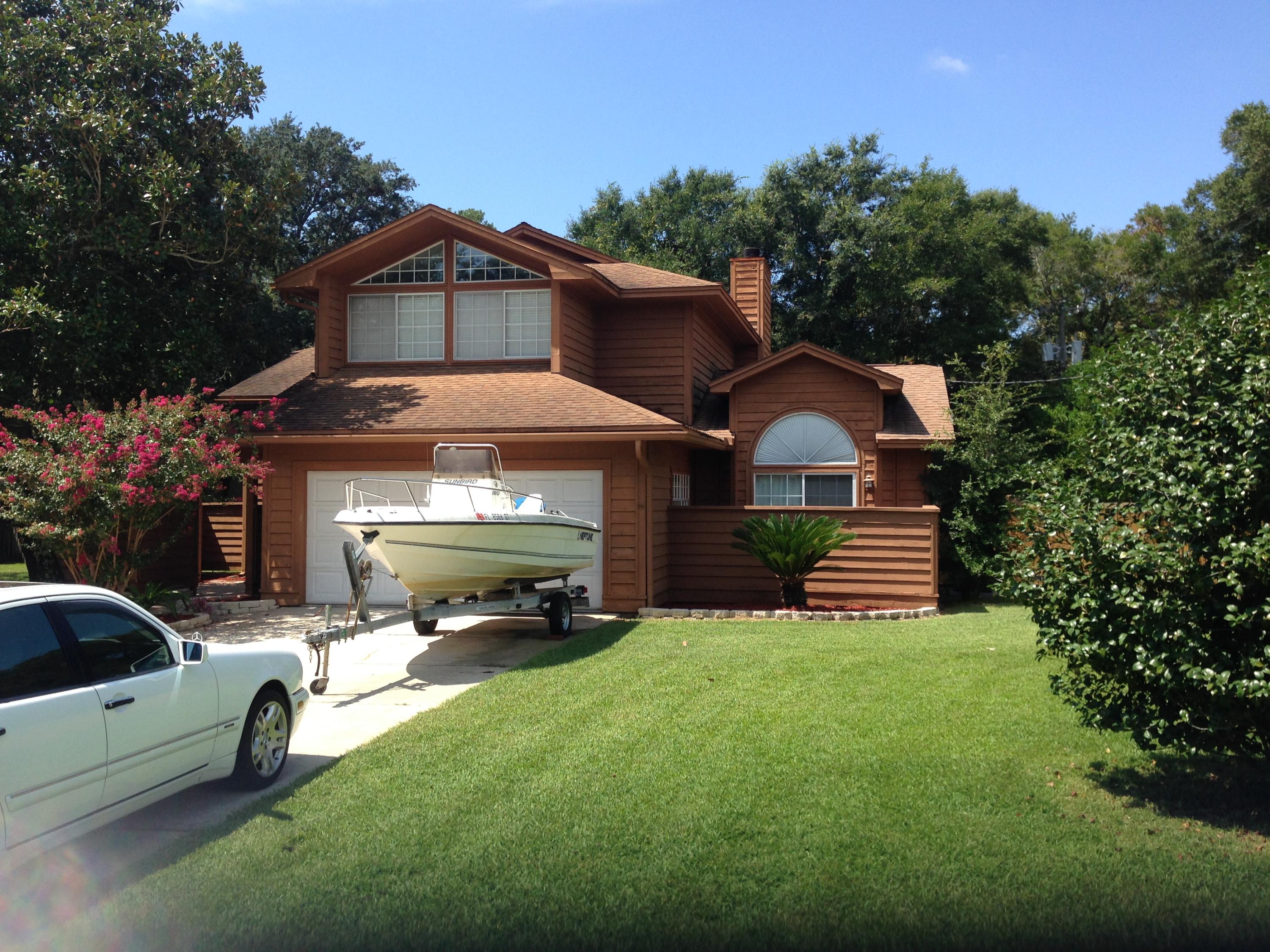 COUNTRY CLUB ESTATES - Residential