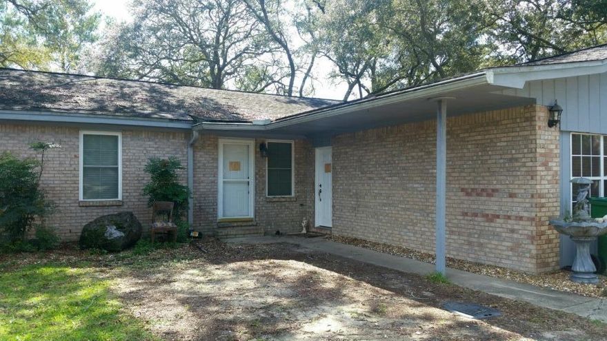 Vacant. Good condition. Upgraded through out. Vacant. Fenced. Updated granite counters. Recessed lighting and custom lighting under all the upper cabinets. Master bath contains newer fixtures and a Marble Shower. The entire house has knock down ceilings, newer flooring, painted, newer windows throughout the house, newer doors,30 year roof was installed in 2004. A Florida room has been converted