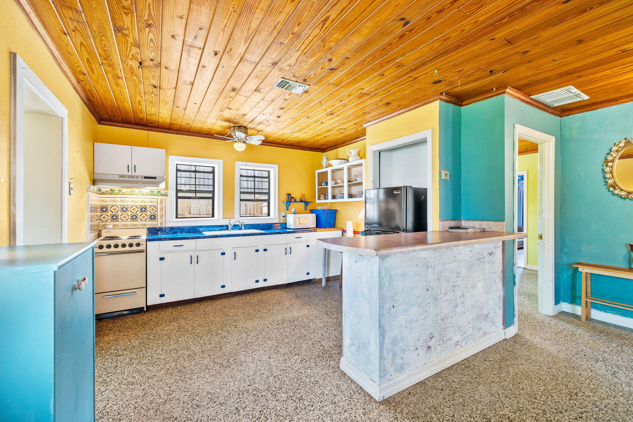 LAGUNA BEACH - Residential