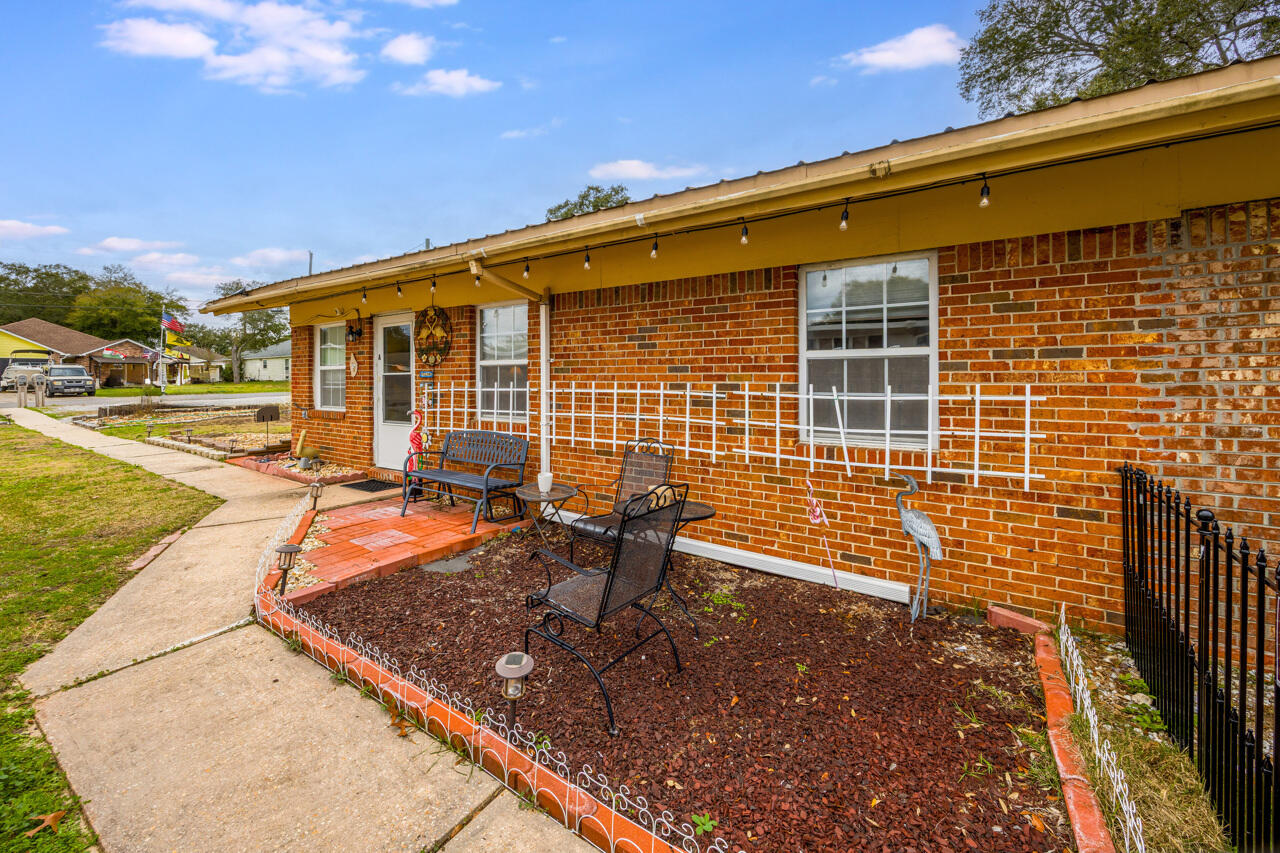 RACETRACK ROAD 1ST - Residential