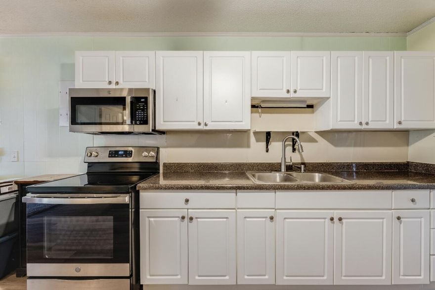 Now's your chance to grab that investment property you put on your New Year's resolution list!This duplex is located in the heart of Fort Walton Beach and is ready to go as it is.  There is also room to update and improve to increase rents!  House hackers, this is your jam!  Live in one and rent the other out.  Metal roof and brick exterior make for low maintenance. Unit A is a 2 bed, 1 bath, Unit B is 2 beds and 2 baths.  Schedule your showing now!