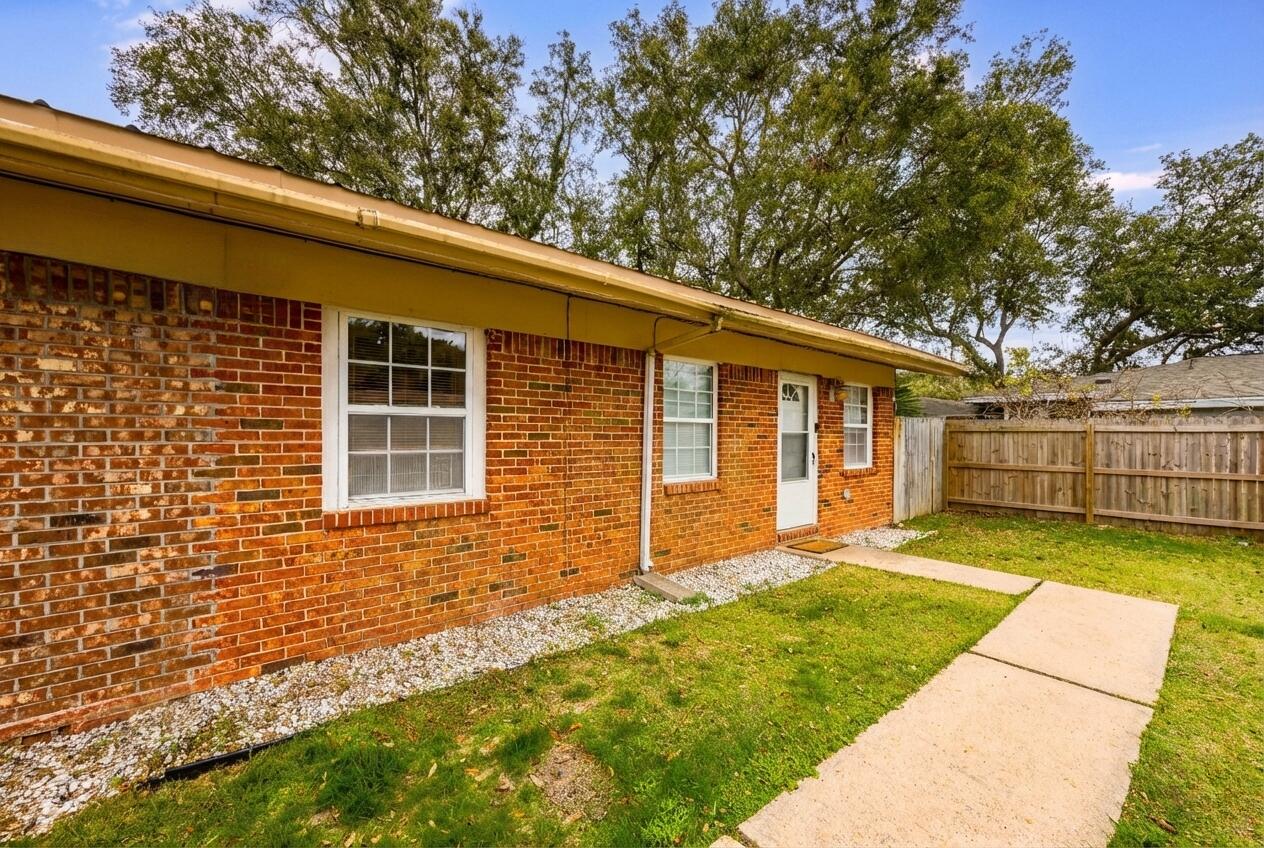 RACETRACK ROAD 1ST - Residential