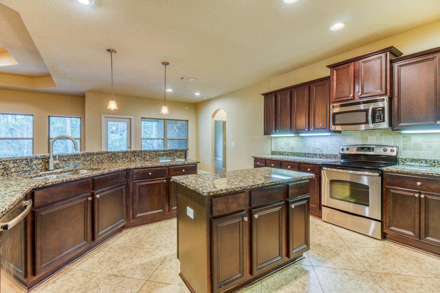 SUMMERSET ESTATES - Residential