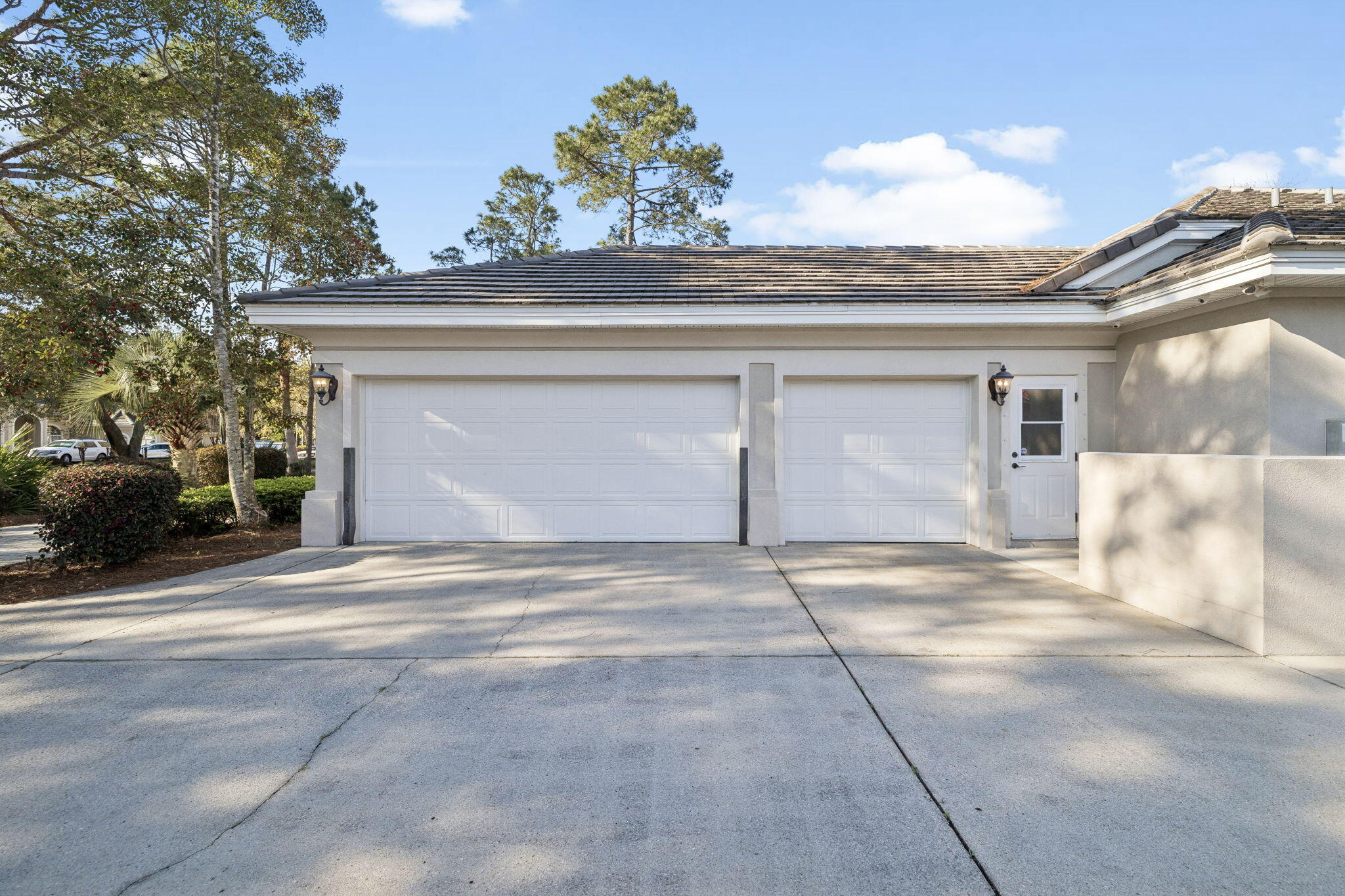 BAYTOWNE AVE EAST - Residential