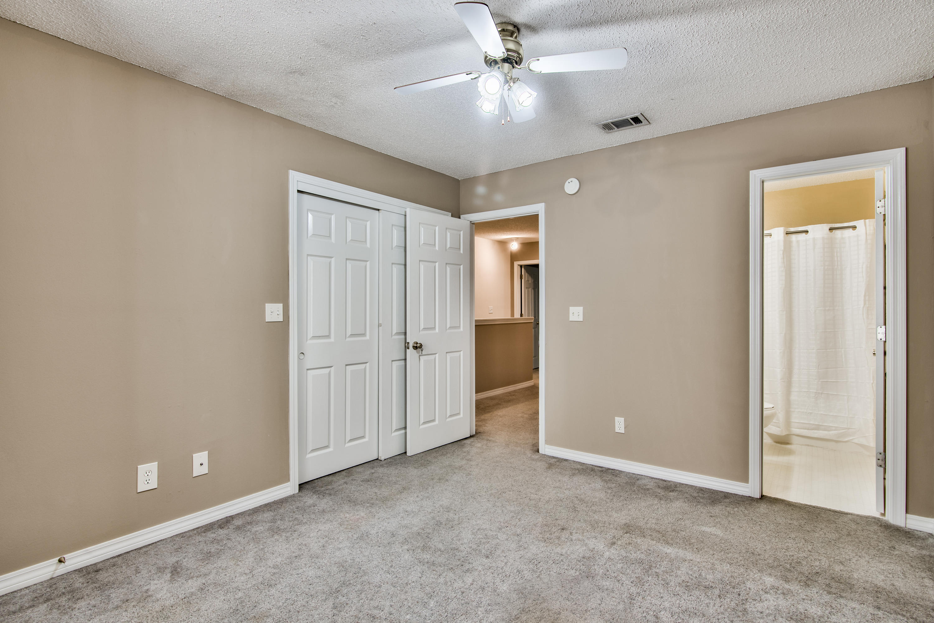 KEYSTONE T/H LOT 20 BLK A - Residential