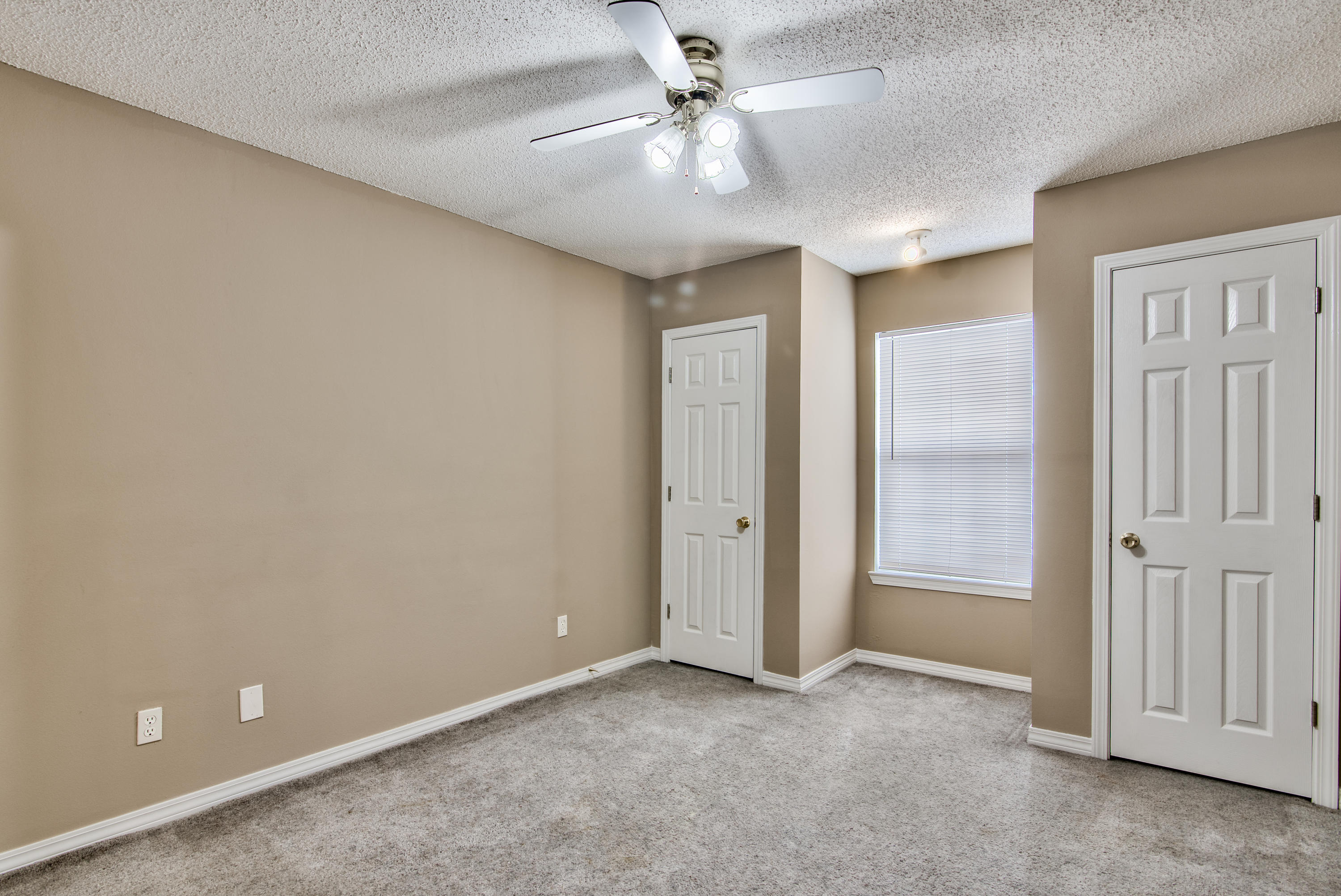 KEYSTONE T/H LOT 20 BLK A - Residential