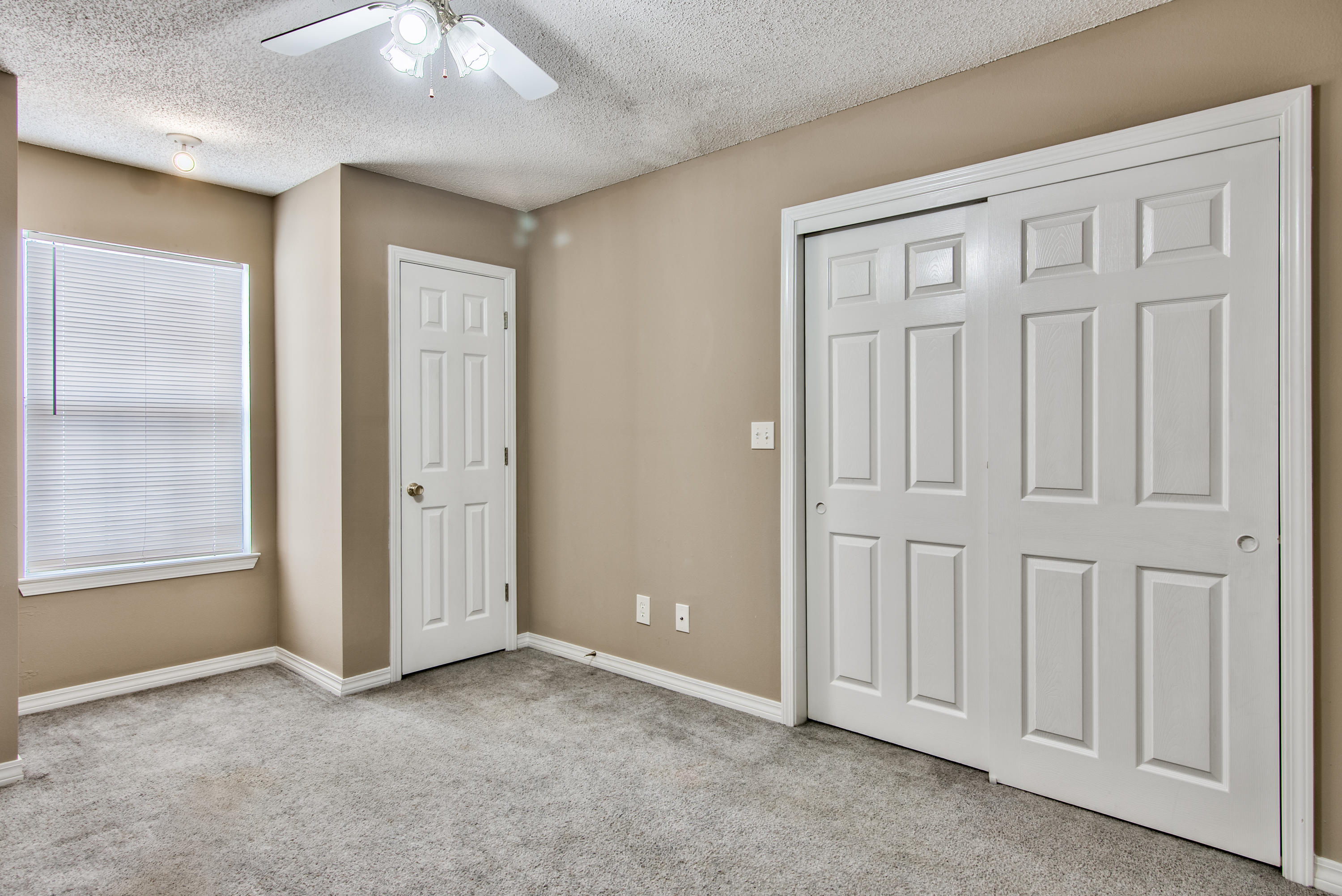 KEYSTONE T/H LOT 20 BLK A - Residential