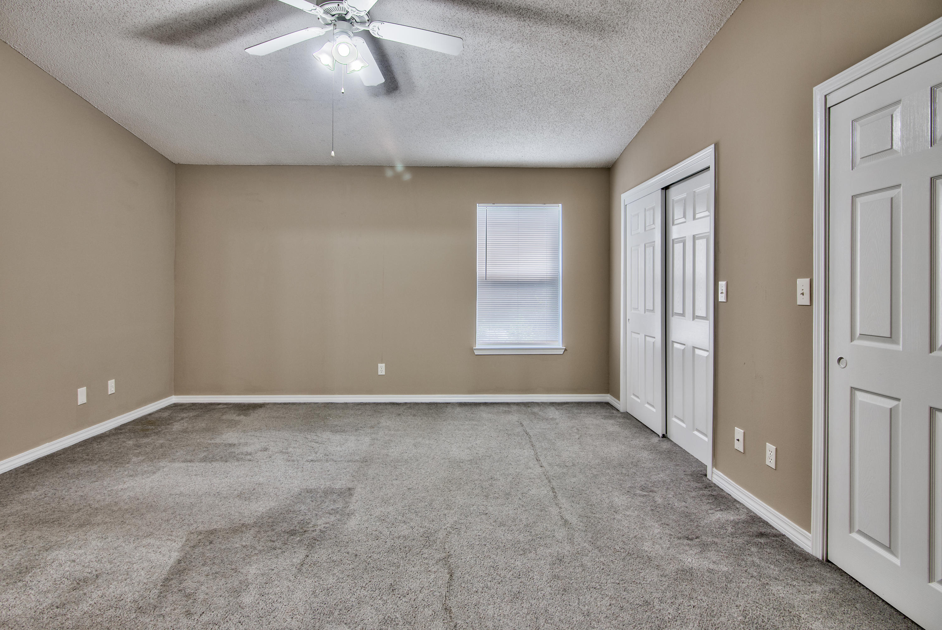 KEYSTONE T/H LOT 20 BLK A - Residential