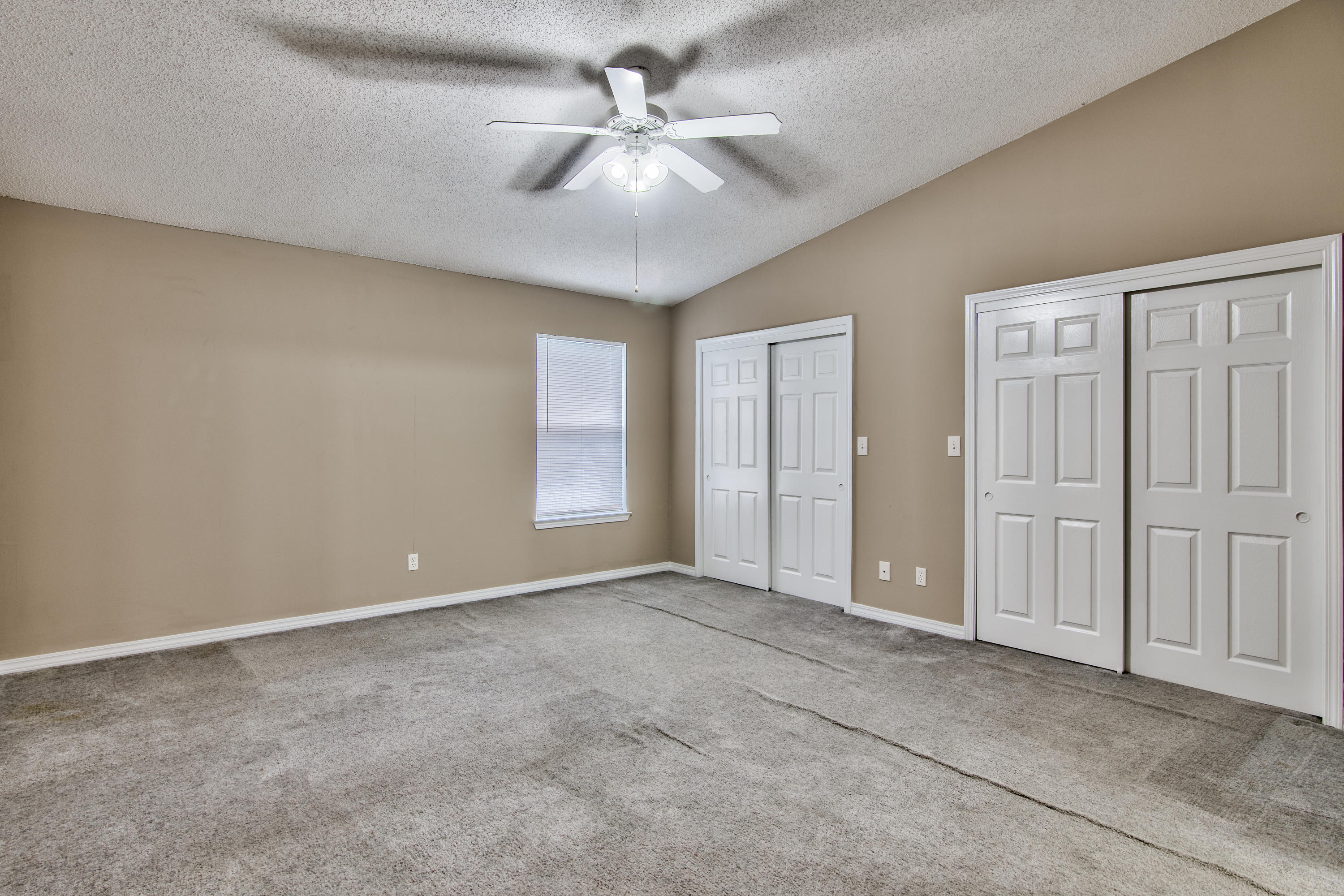 KEYSTONE T/H LOT 20 BLK A - Residential