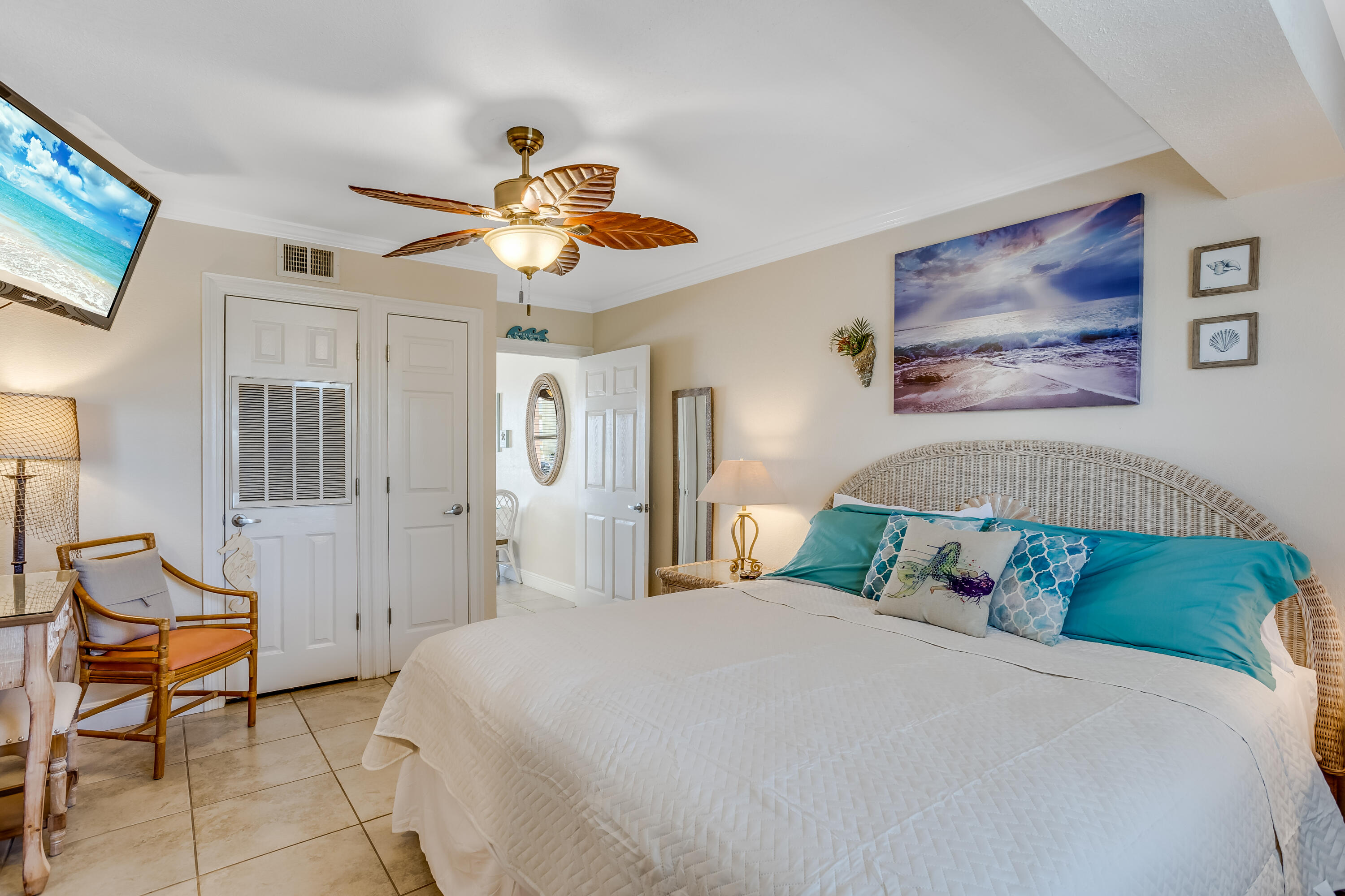 TROPICAL ISLE CONDO - Residential