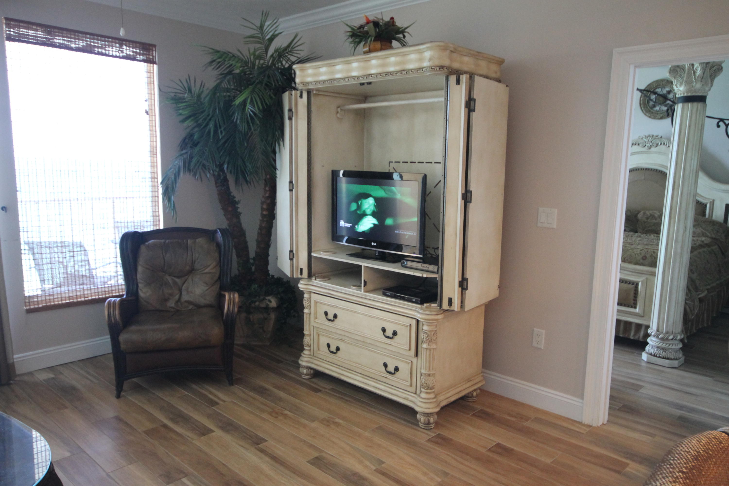 TREASURE ISLAND - Residential