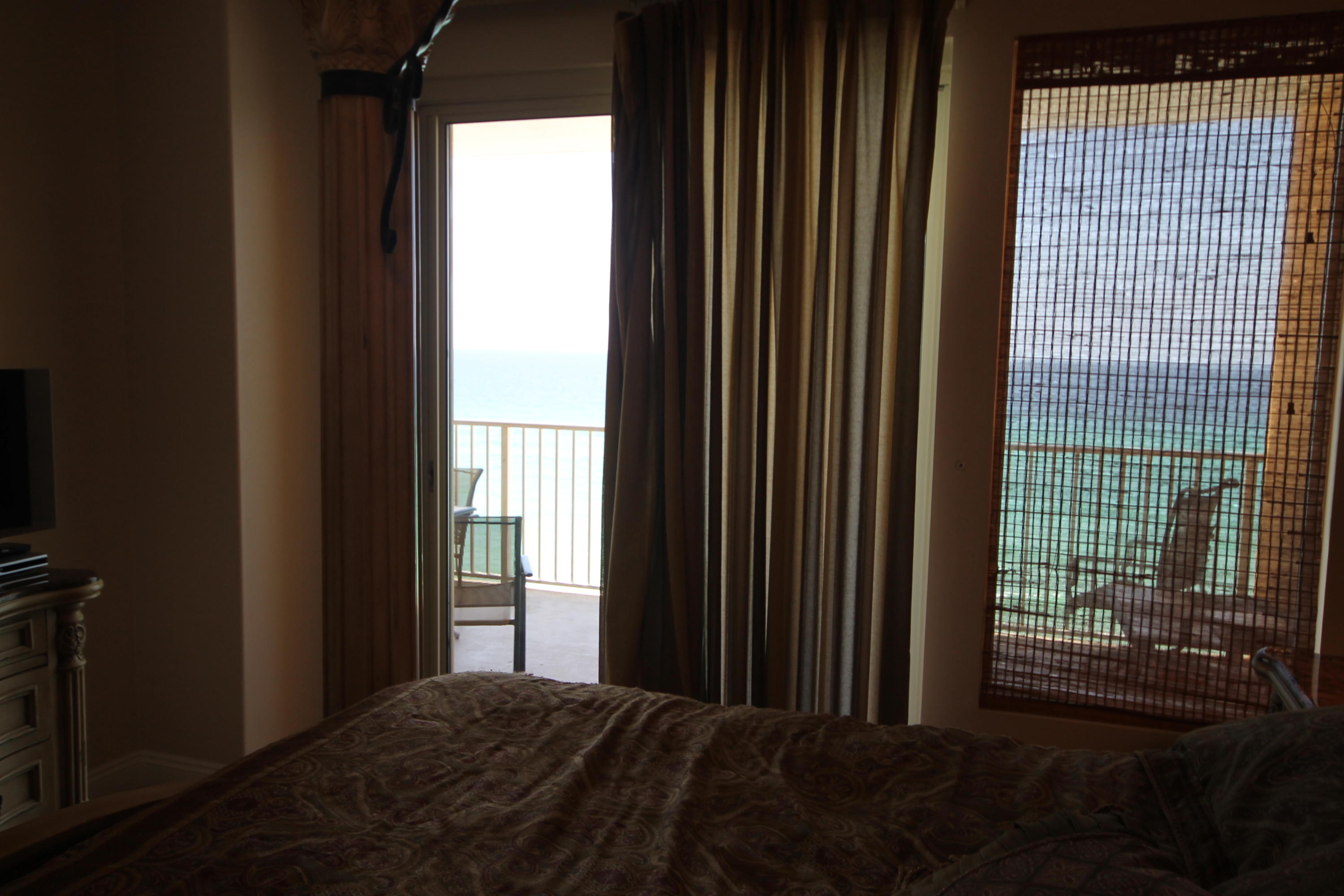 TREASURE ISLAND - Residential