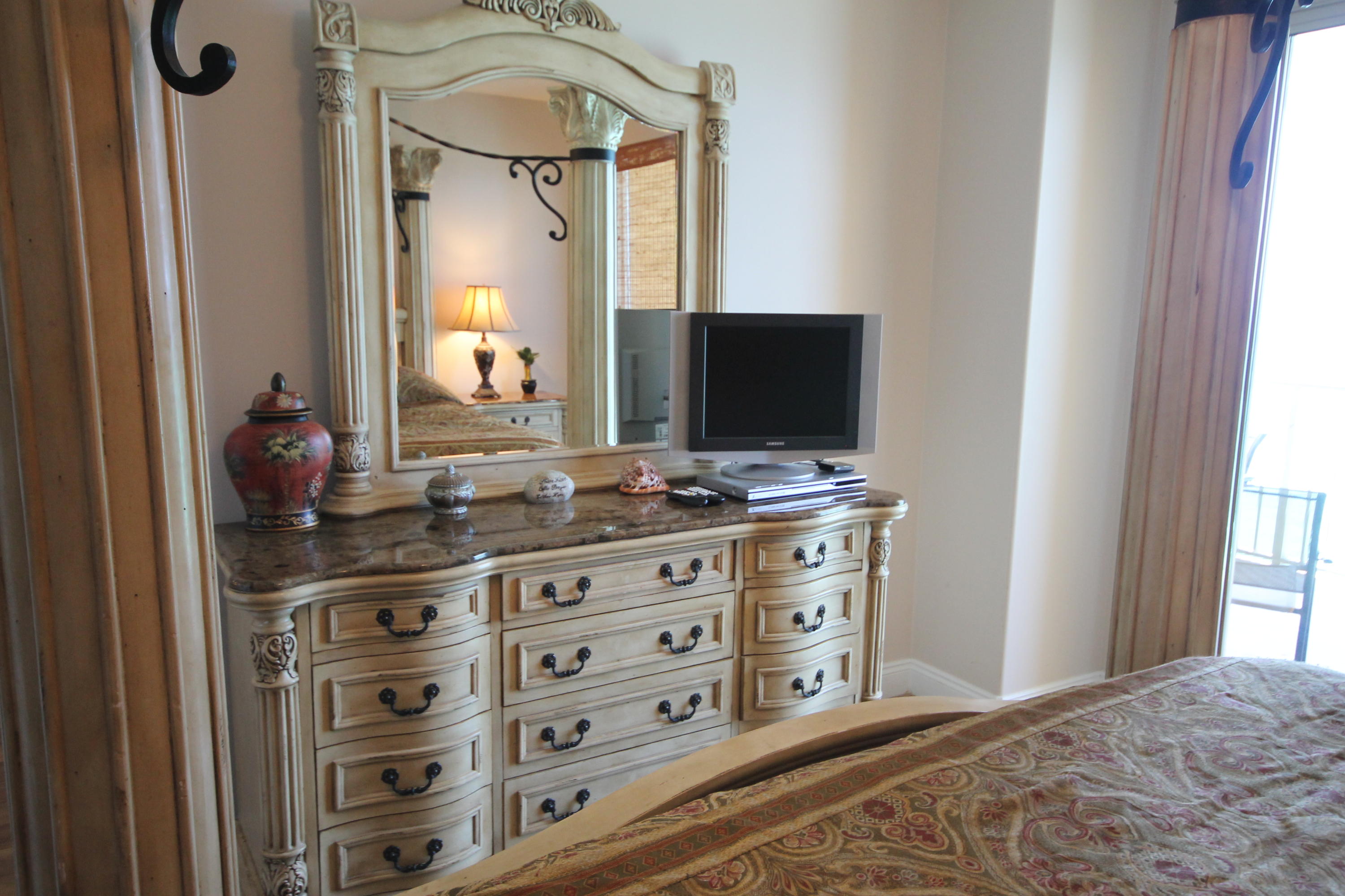 TREASURE ISLAND - Residential