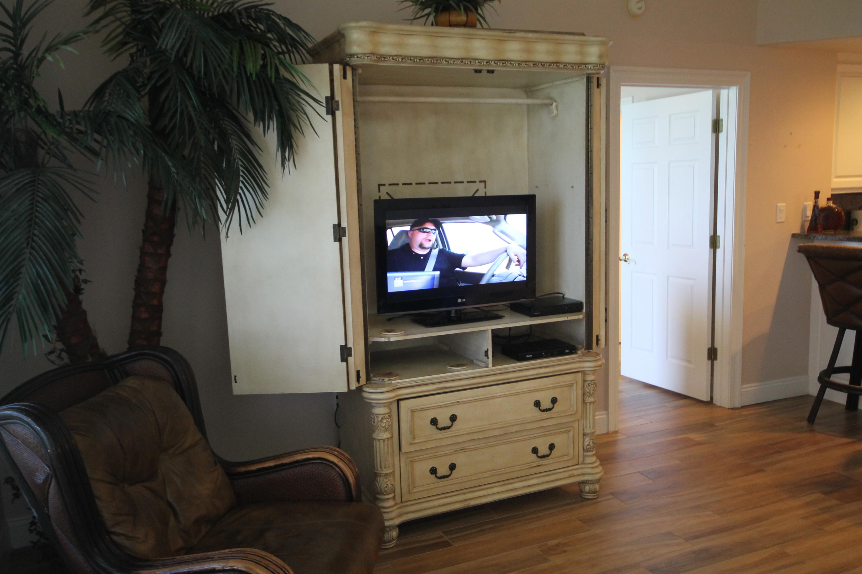 TREASURE ISLAND - Residential