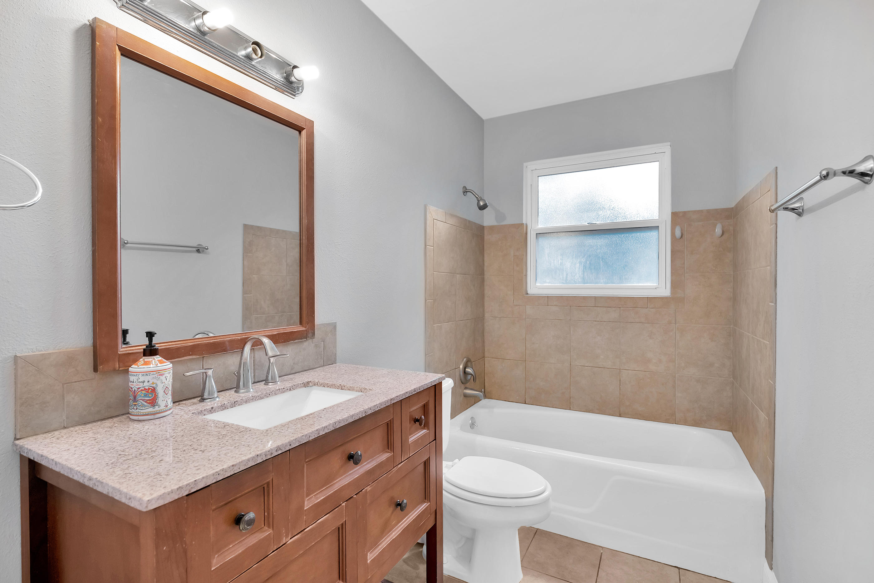 CRESCENT LAKE - Residential