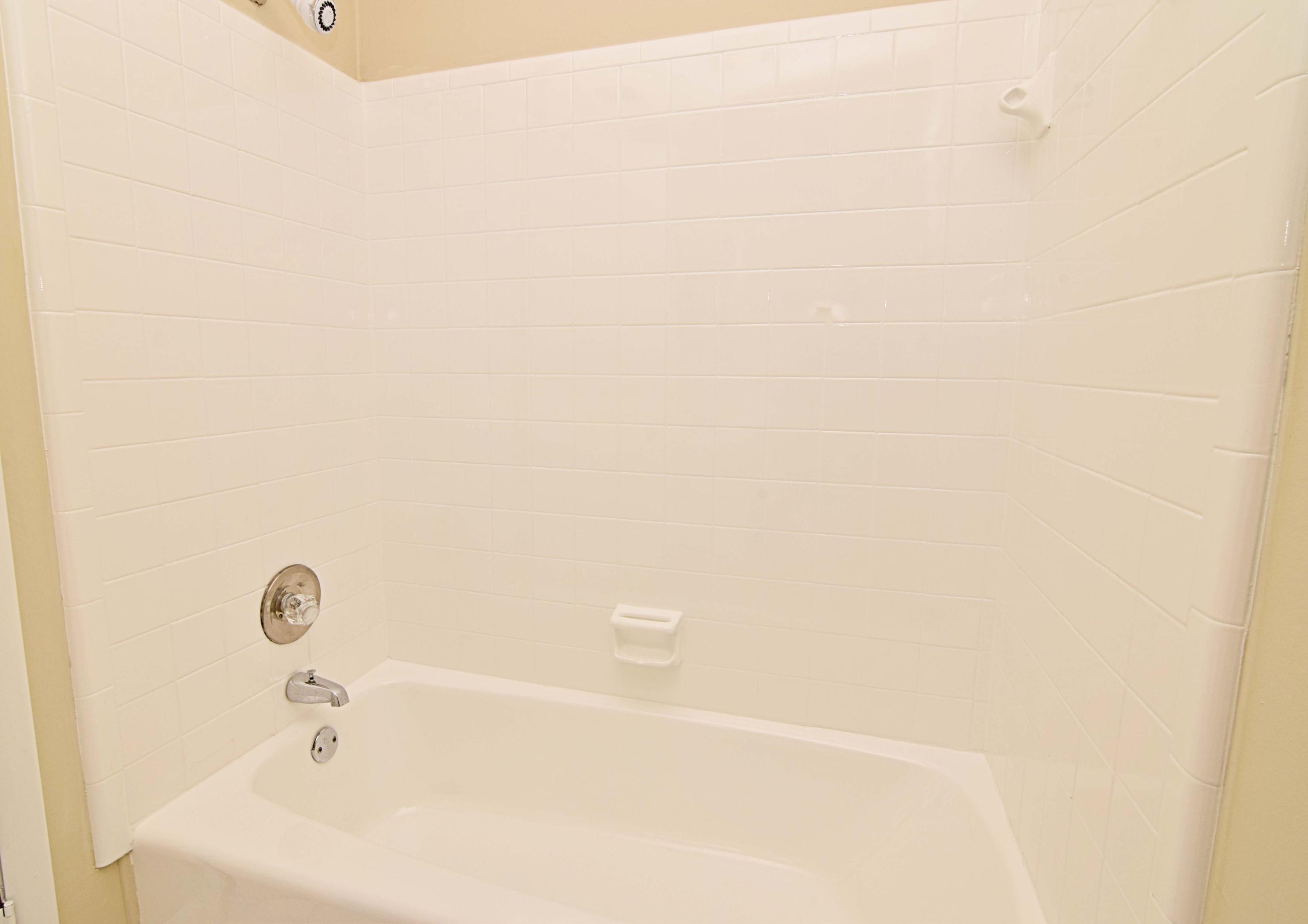 PINECREST HILLS - Residential Lease